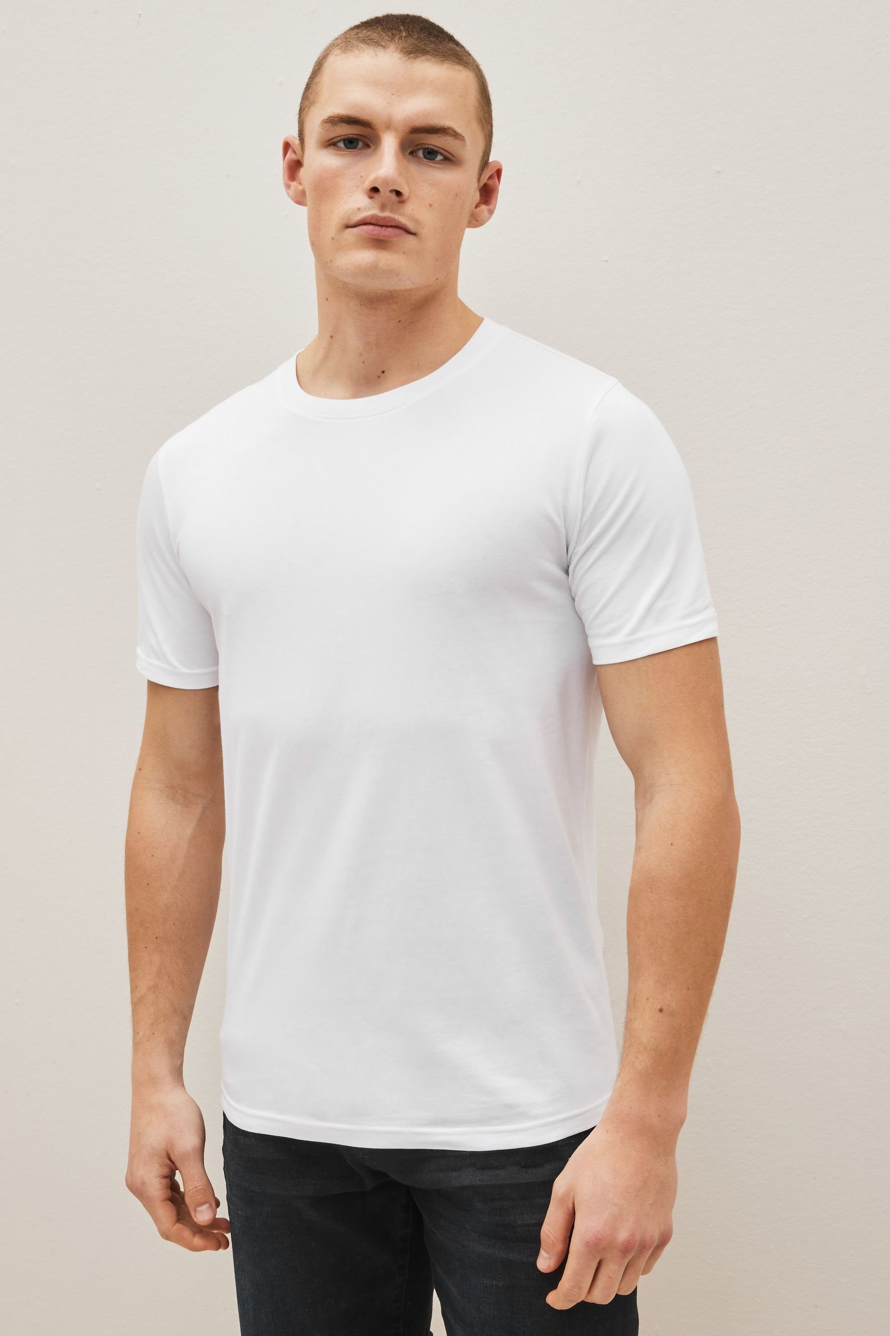 Next T-Shirt 6er-Pack Essential Slim Fit T-Shirts aus Baumwolle (6-tlg)