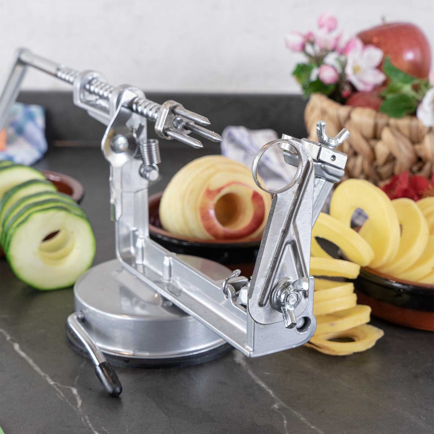 Goods+Gadgets Becher Edelstahl apfelschäler&Gemüseschäler mit sicherem Saugfuß, Obst- & Gemüseschäler – Bild 5 von 5