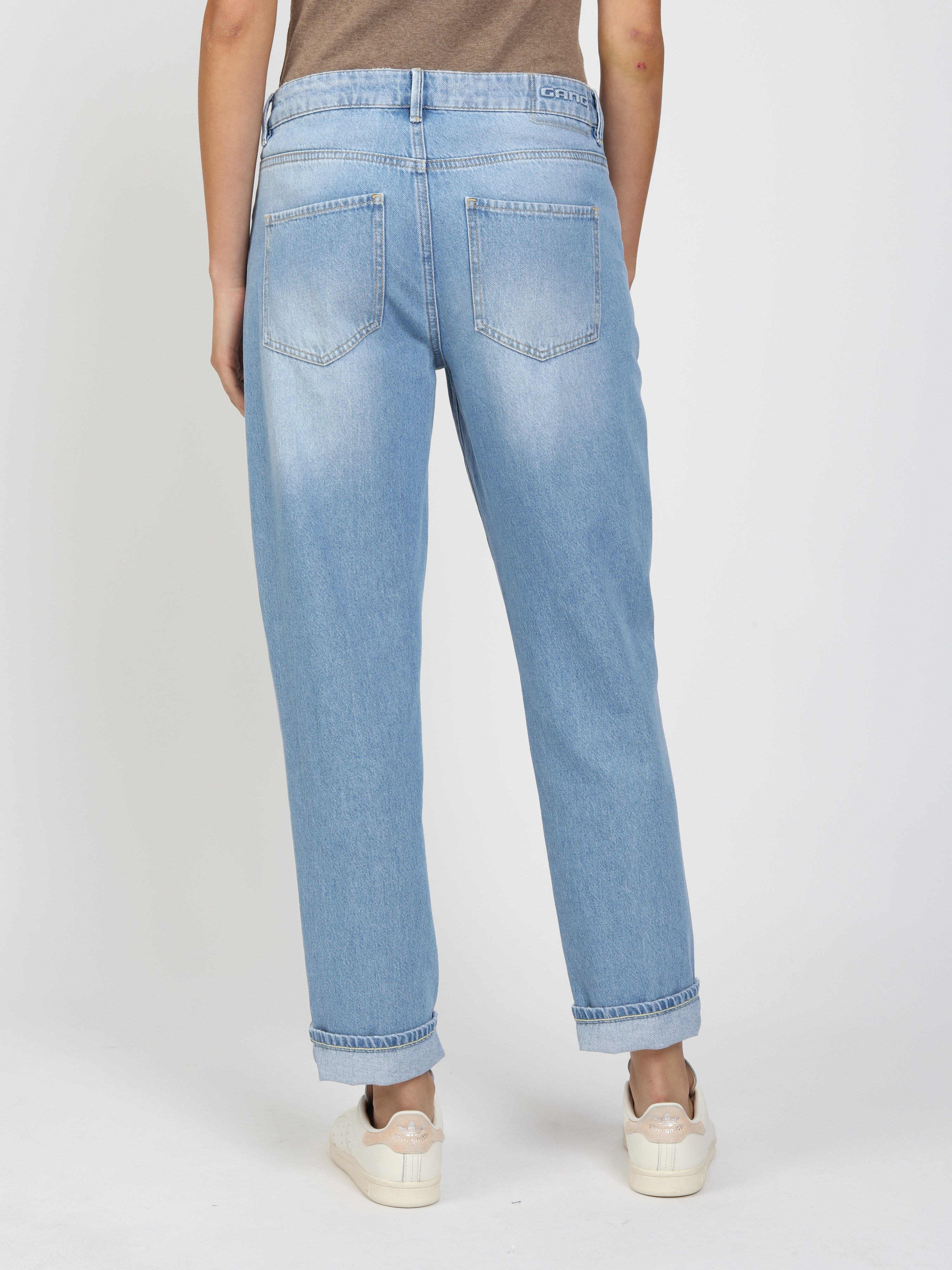GANG Straight-Jeans 94THELMA mit Detail oberhalb der Münztasche