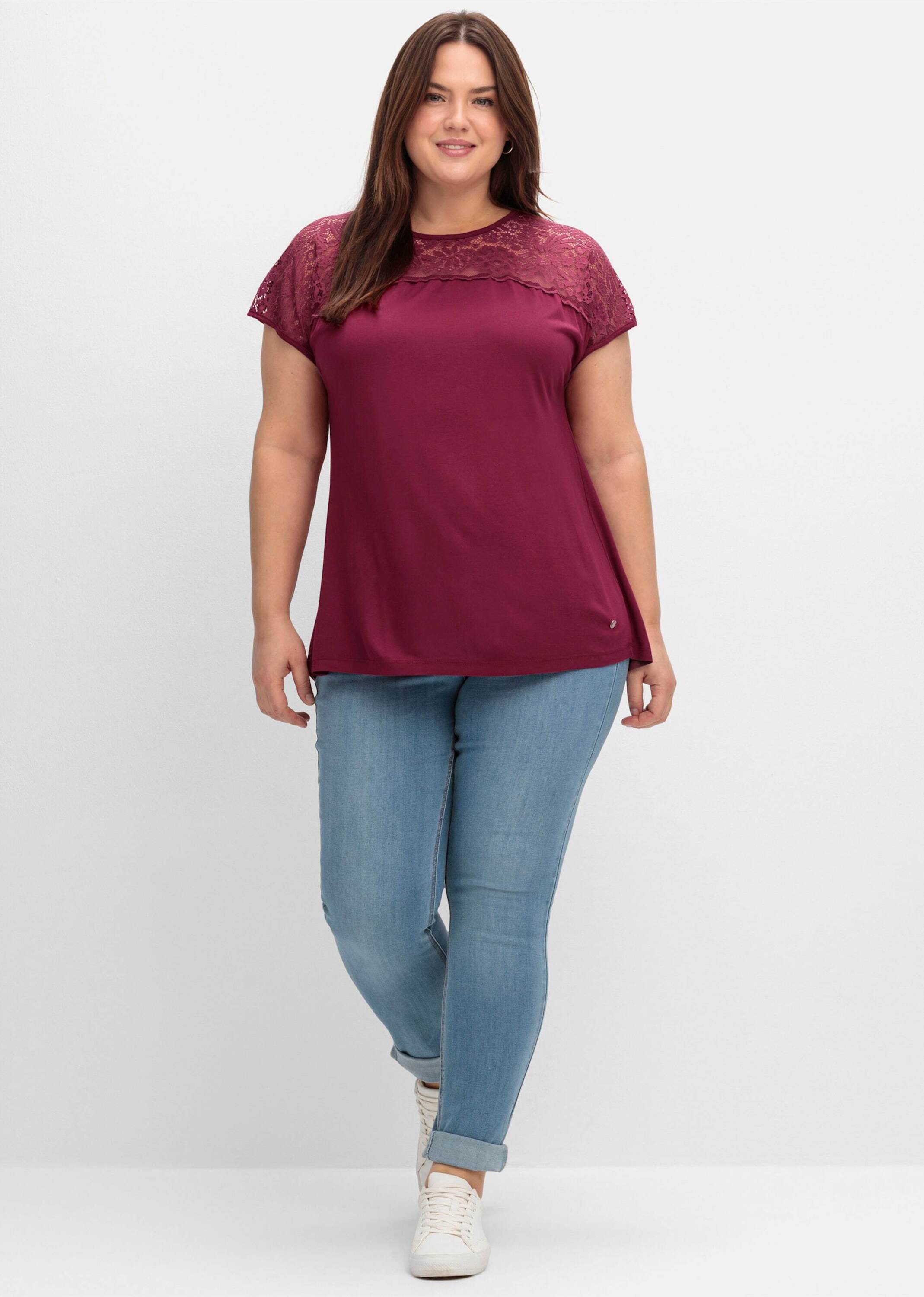 Sheego T-Shirt Spitzenshirt Kurzarm mit Spitzenpasse an der Schulterpartie