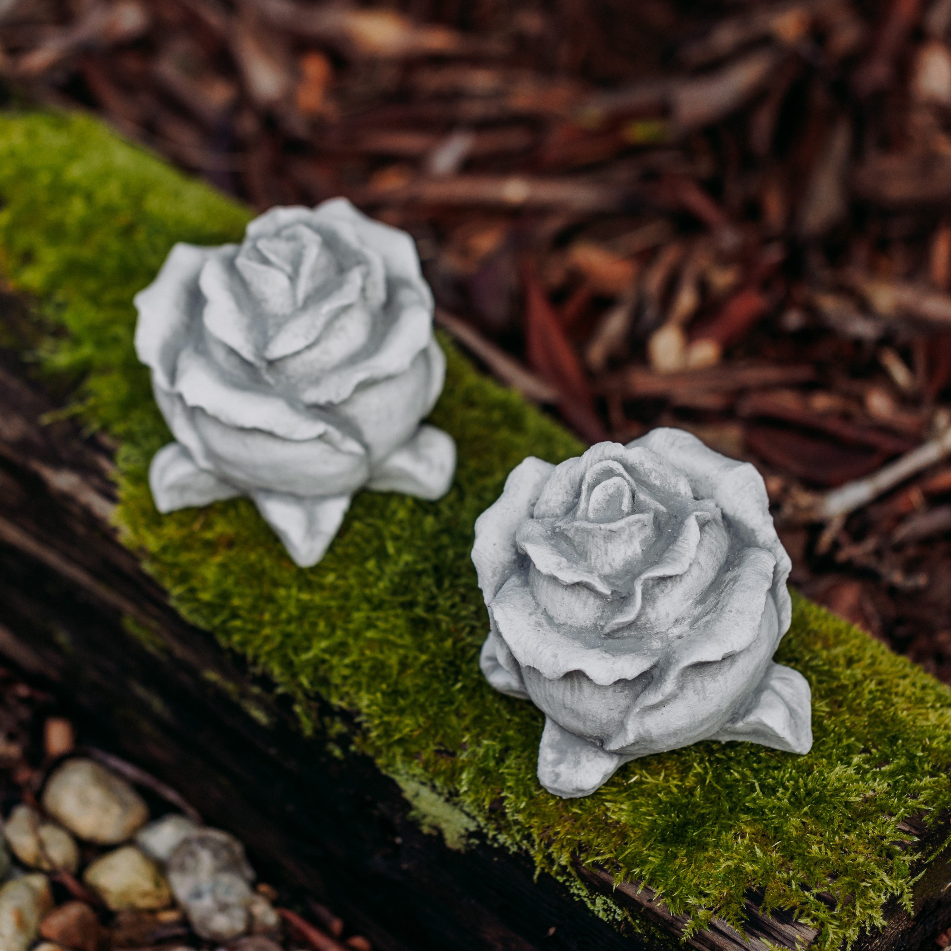gartendekoparadies.de Gartenfigur romantische Deko-Rosen, 2er-Set, Steinfiguren, H. 10 cm, je 1 kg, (2er-Set), Frostsicher