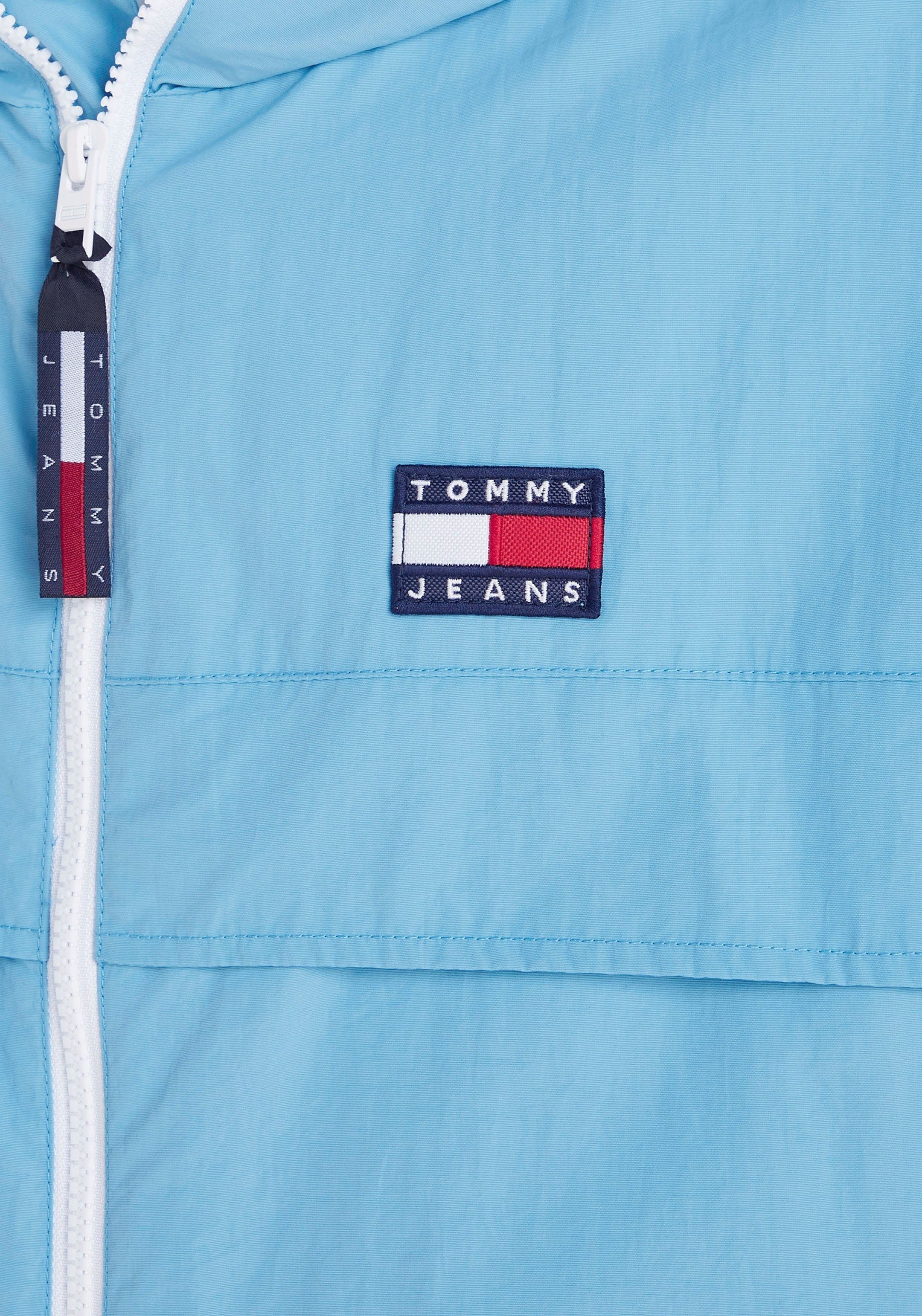 Tommy Jeans Windbreaker TJM mit WINDBREAKER Skysail Kapuze CHICAGO