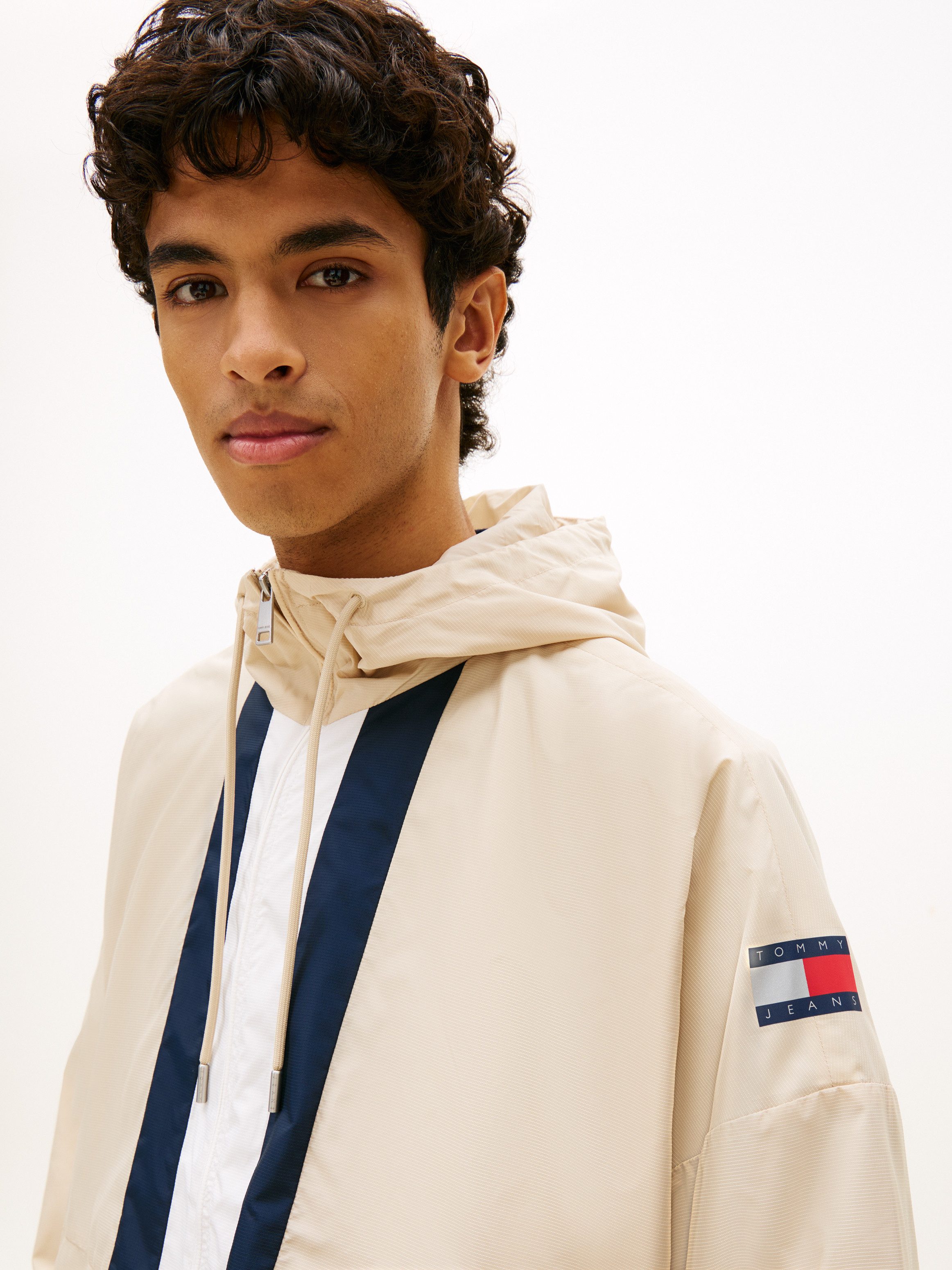 Tommy Jeans Windbreaker CHICAGO FLAG Regular fit mit Kapuze