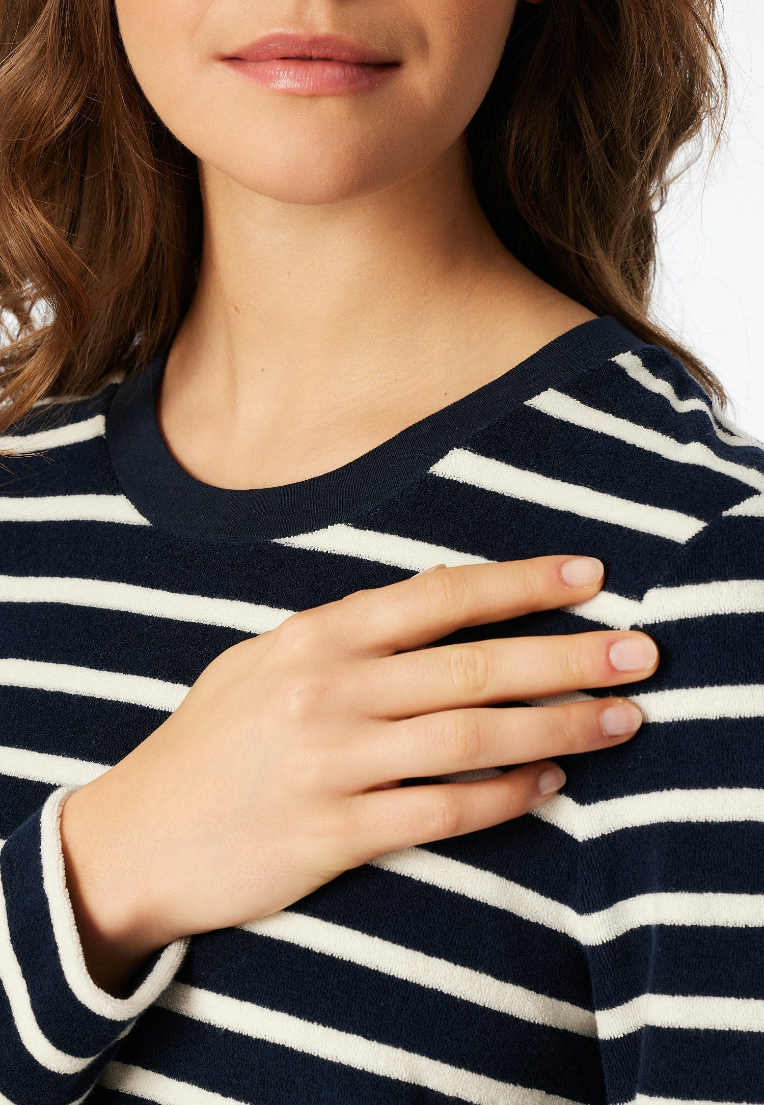 Schiesser Schlafanzug Casual Essentials (2 tlg) wärmende Frottee-Qualität, Rundhalsausschnitt, langärmelig