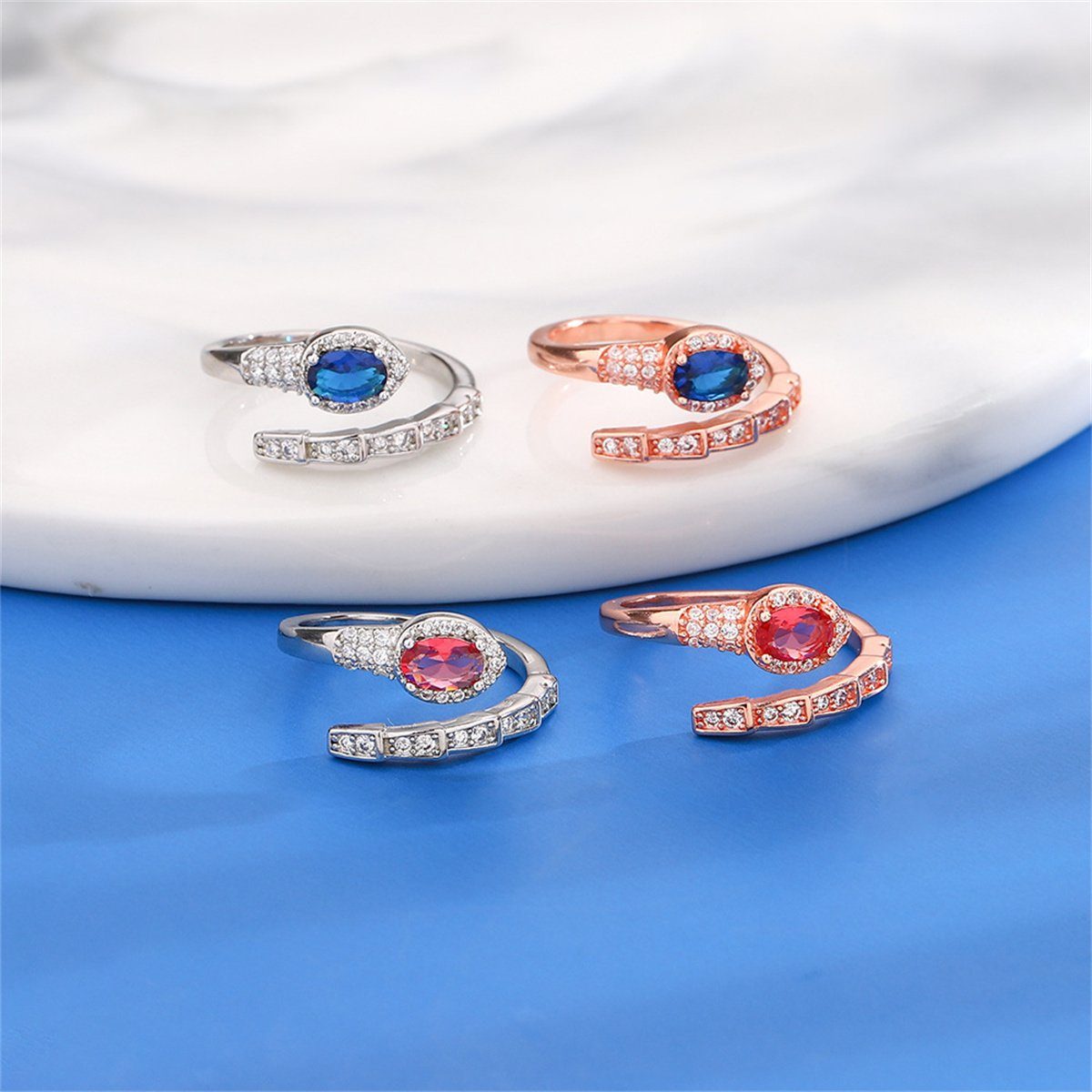carefully selected Fingerring Offener, verstellbarer Ring in Schlangenform mit Diamanten, 4er-Set (4-tlg)