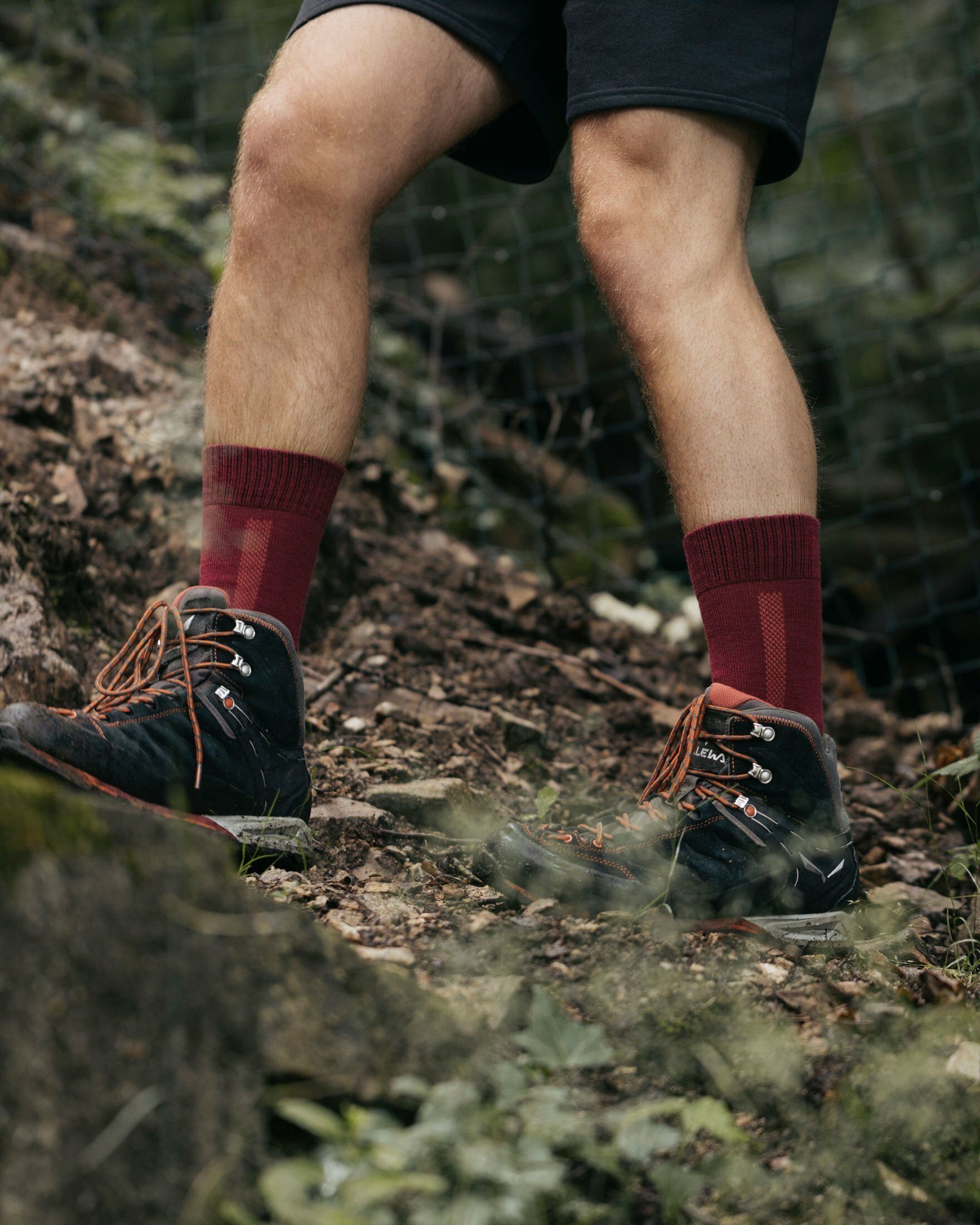 SNOCKS Wandersocken Hiking Socks für Damen & Herren (1-Paar) mit Merinowolle, garantiert keine Schweißfüße