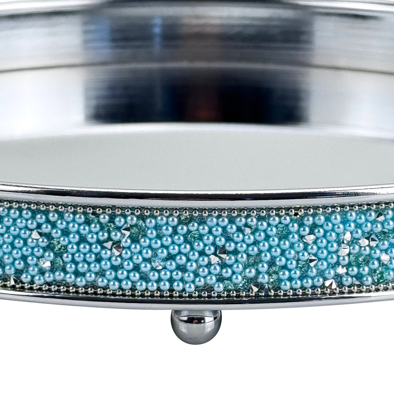 Online-Fuchs Dekotablett - Spiegeltablett aus Metall in Silber, Türkis mit Fuß - rund (Dekoschale, zur Präsentation von Vasen, Kerzen, Schmuck etc), mit türkisen Glitzerperlen und Glassteinen bestückt