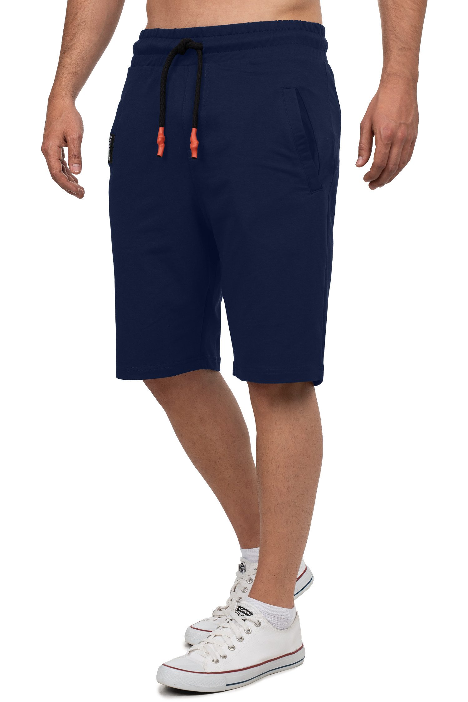 Cipo & Baxx Sweatshorts Herren Regular Fit Capri Hose Mid Waist BA-CK271 Kordelzug mit farblichen Akzenten