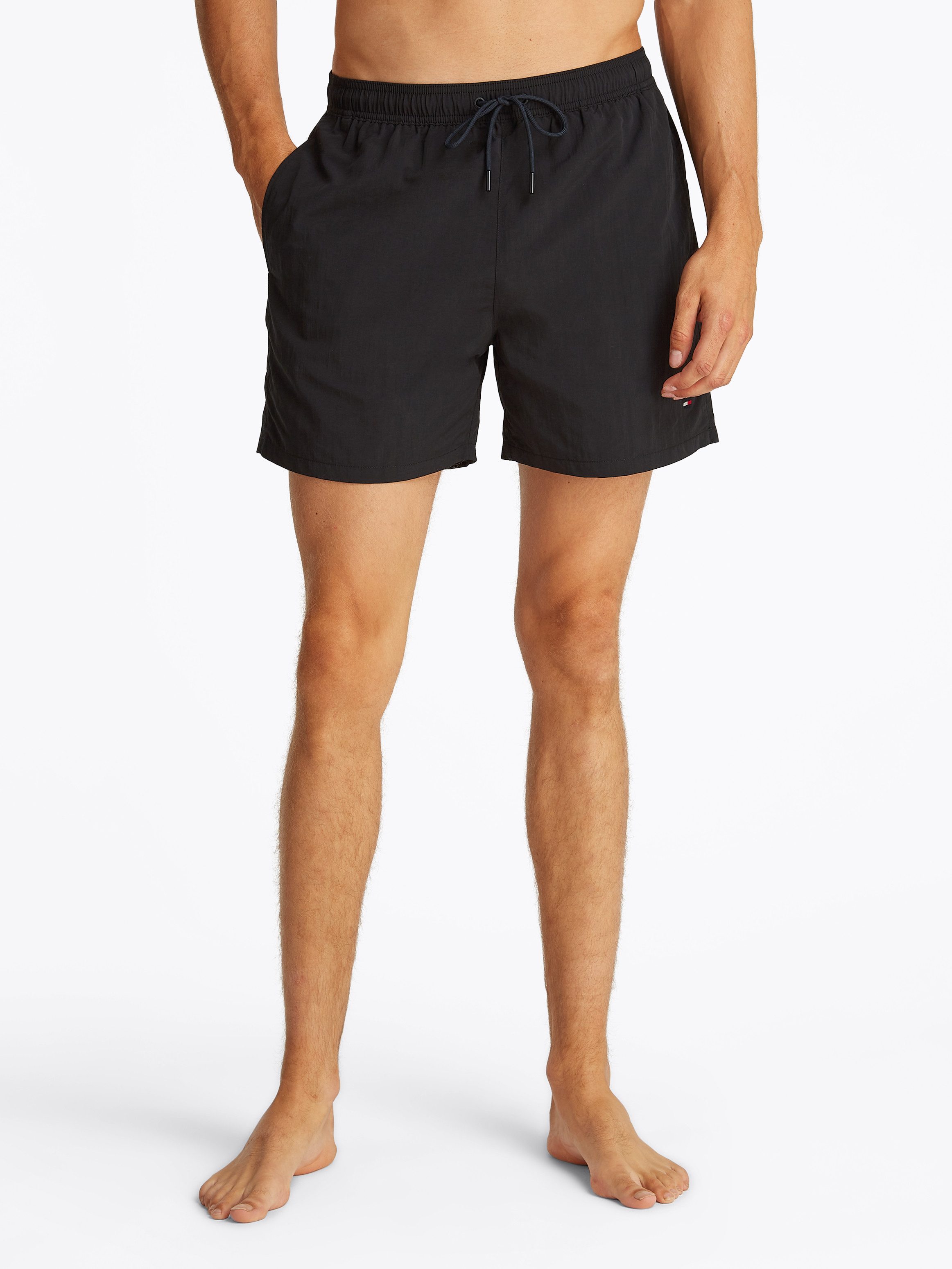 Tommy Hilfiger Swimwear Badeshorts mit Flag-Stickerei, mittellang, elastischer Bund