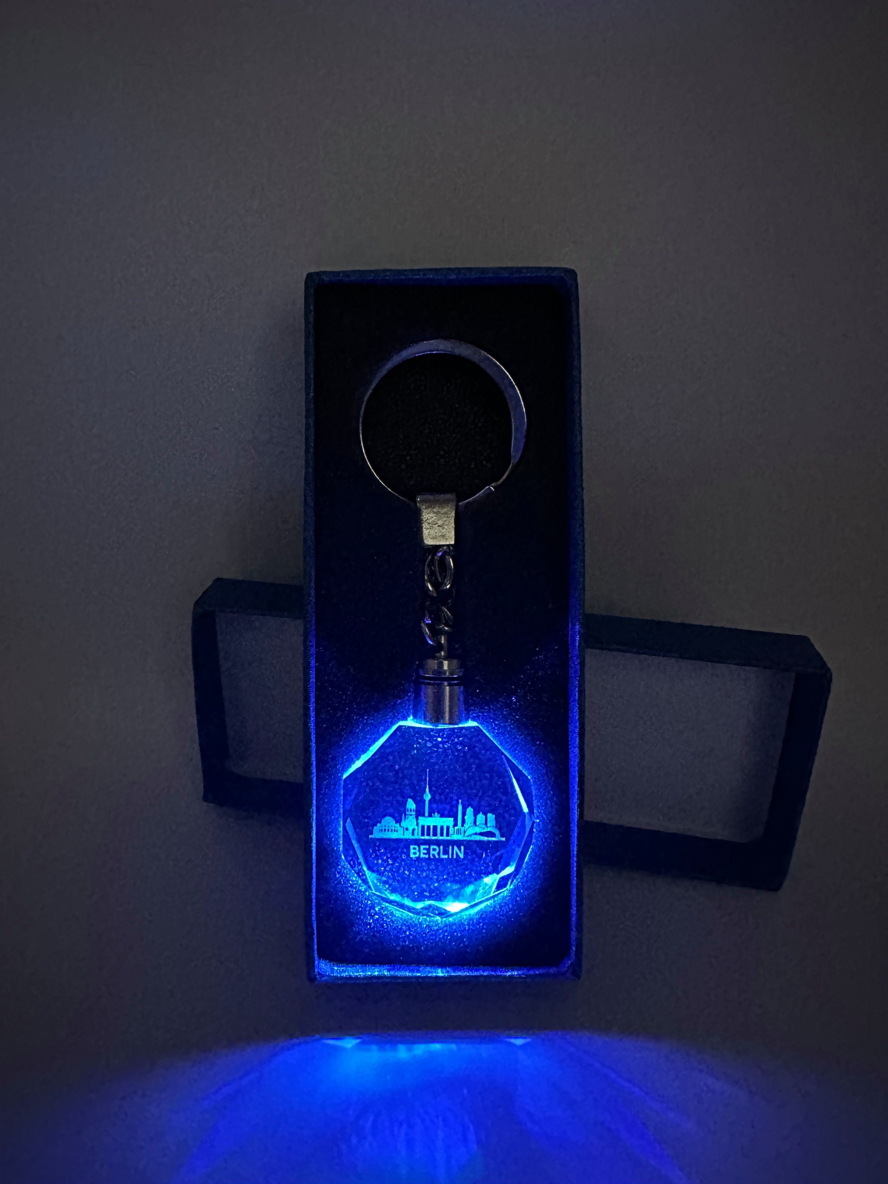 Stelby Schlüsselanhänger Berlin Schlüsselanhänger Multicolor mit Geschenkbo günstig online kaufen