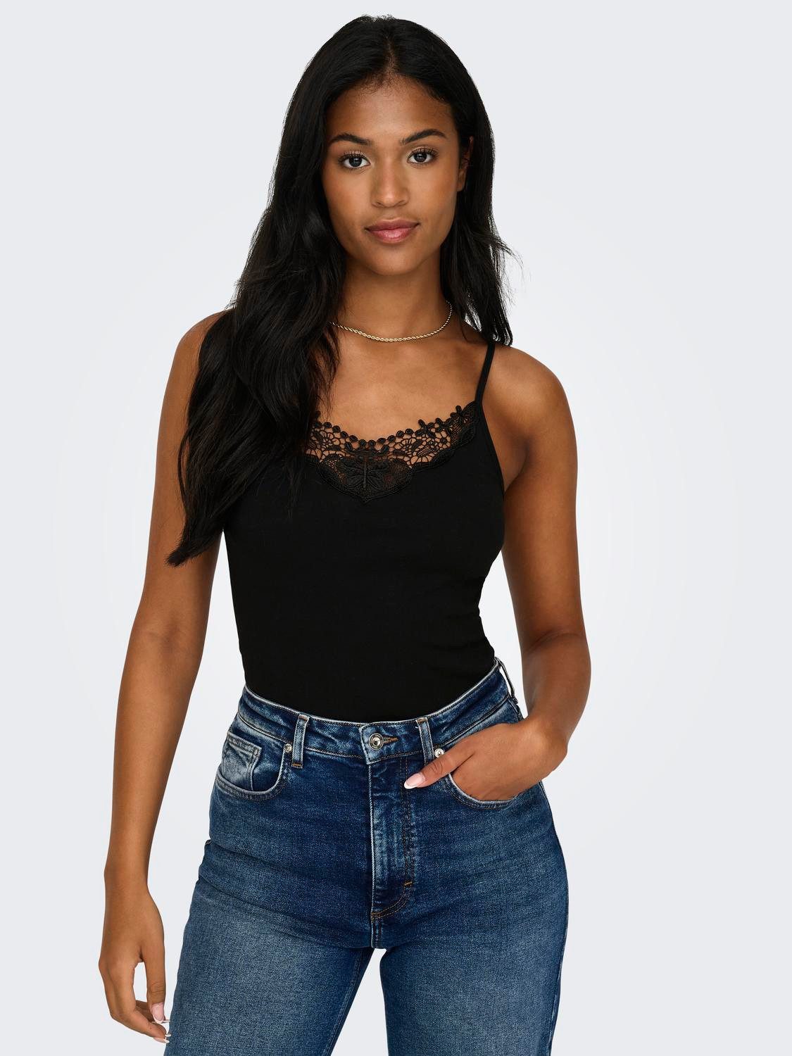 ONLY Spitzentop ONLKIRA – Doppelpack mit Spitzendetail für feminine Looks (2er-Pack) figurbetont, modisch, Jersey, Baumwolle, V-Ausschnitt