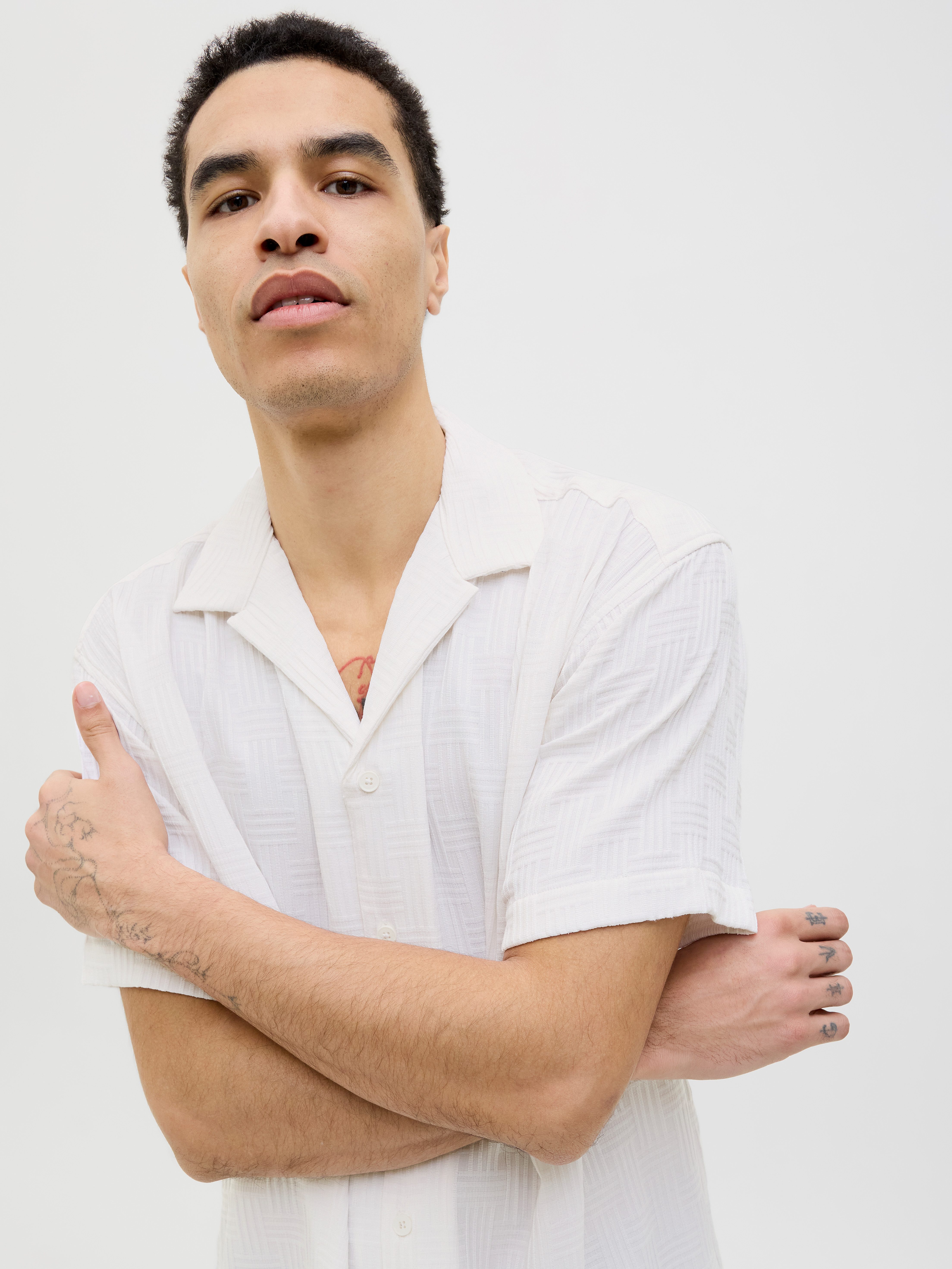 Jack & Jones Kurzarmhemd JJEMATTEO RESORT SHIRT SS SN mit Resort Kragen günstig online kaufen