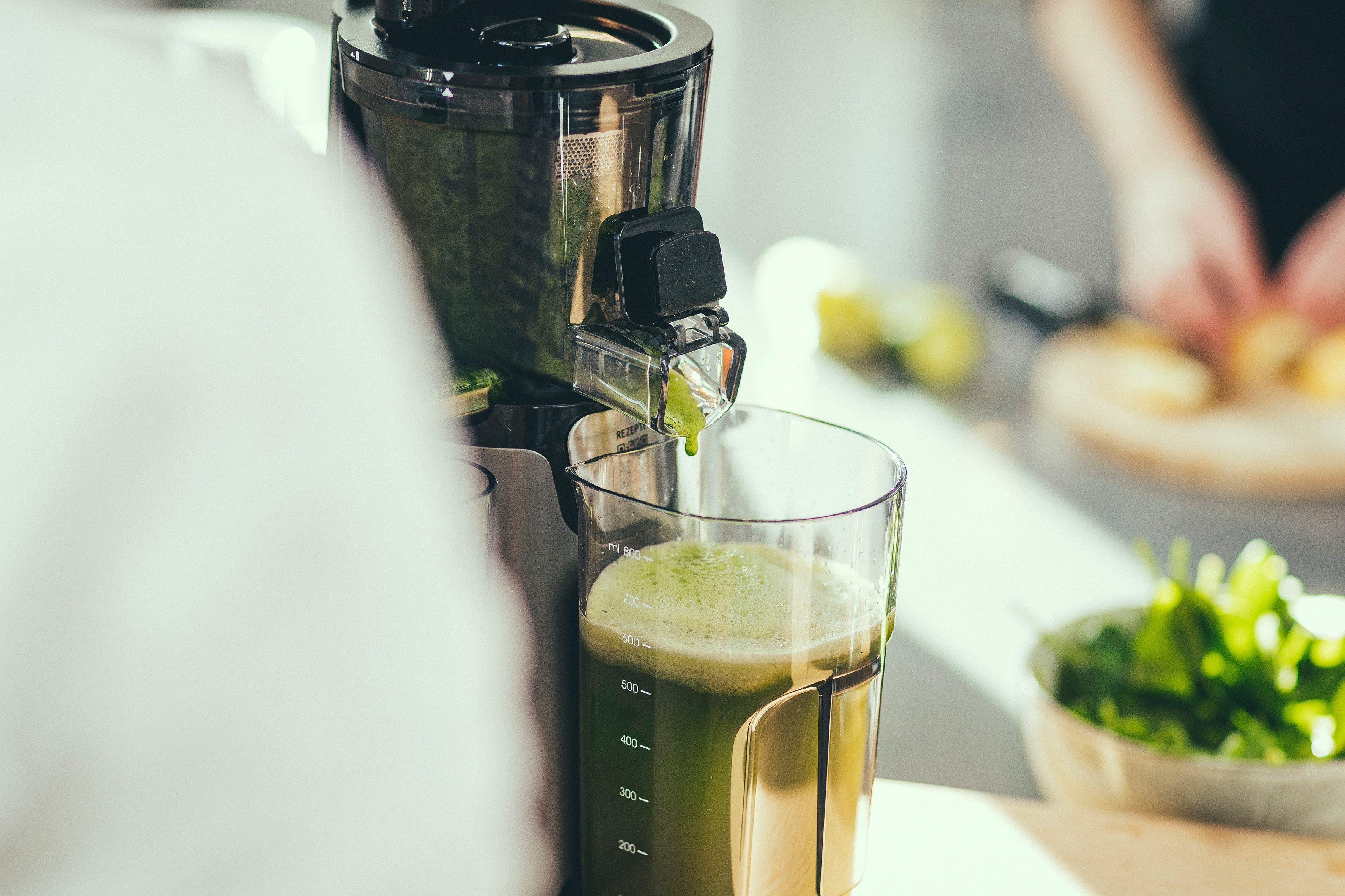 Severin Slow Juicer ES 3571, 150 W, für Säfte, Sorbets, Marmelade uvm., mit Easy-Clean Konzept