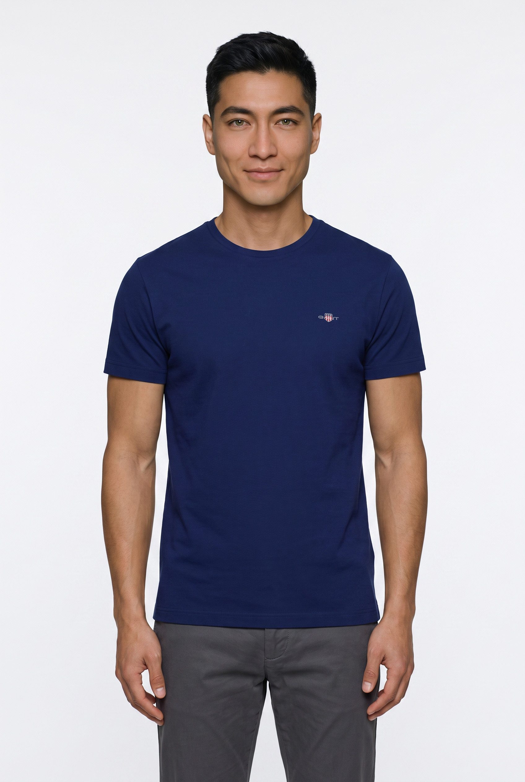 Gant T-Shirt SLIM PIQUE SS T-SHIRT aufgestickte GANT-Wappengrafik auf der Brust