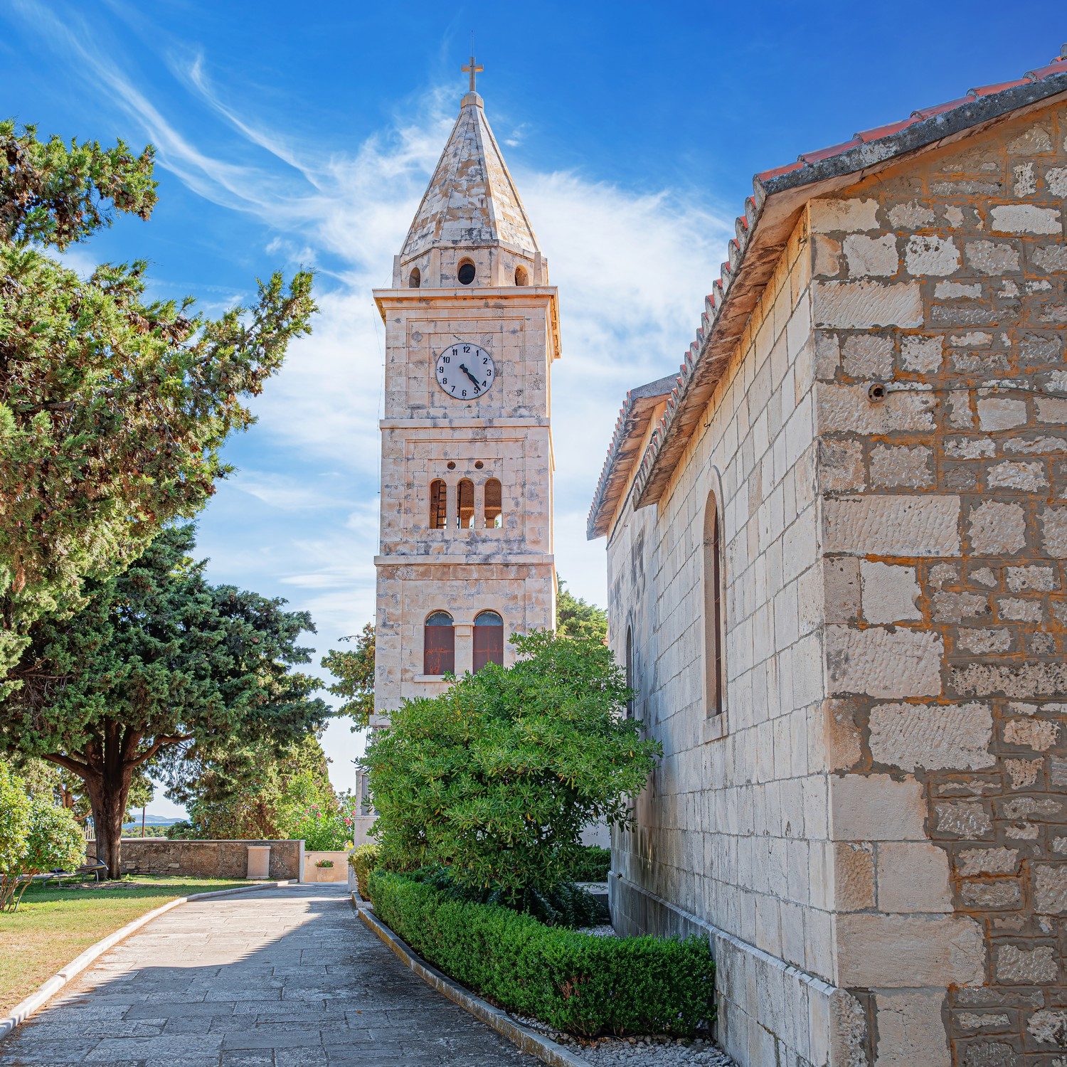 Wallario Tischplatte Stille am Kirchturm (1 St), für Ikea Lack Tisch geeignet