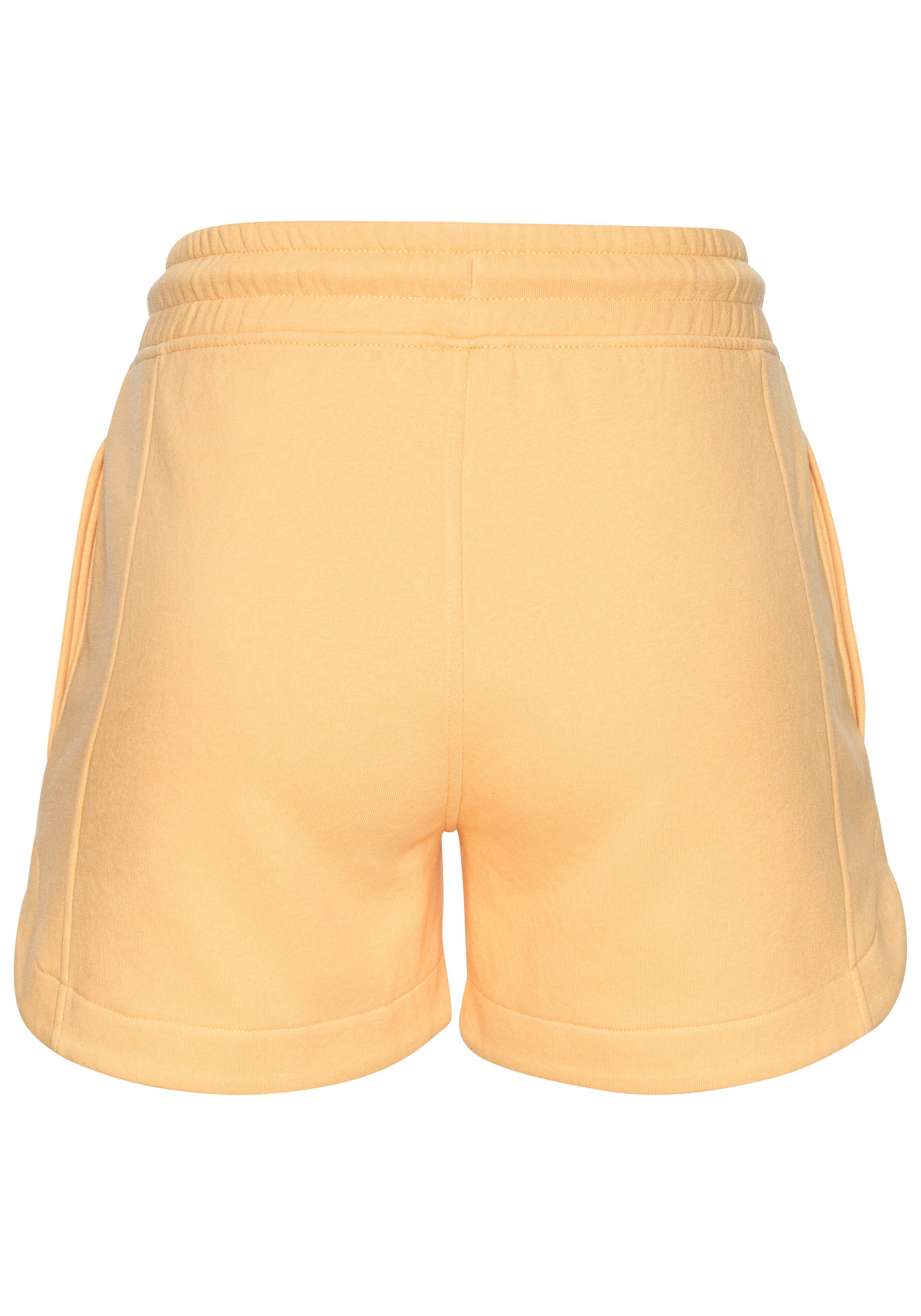 Buffalo Sweatshorts mit kleiner Logostickerei