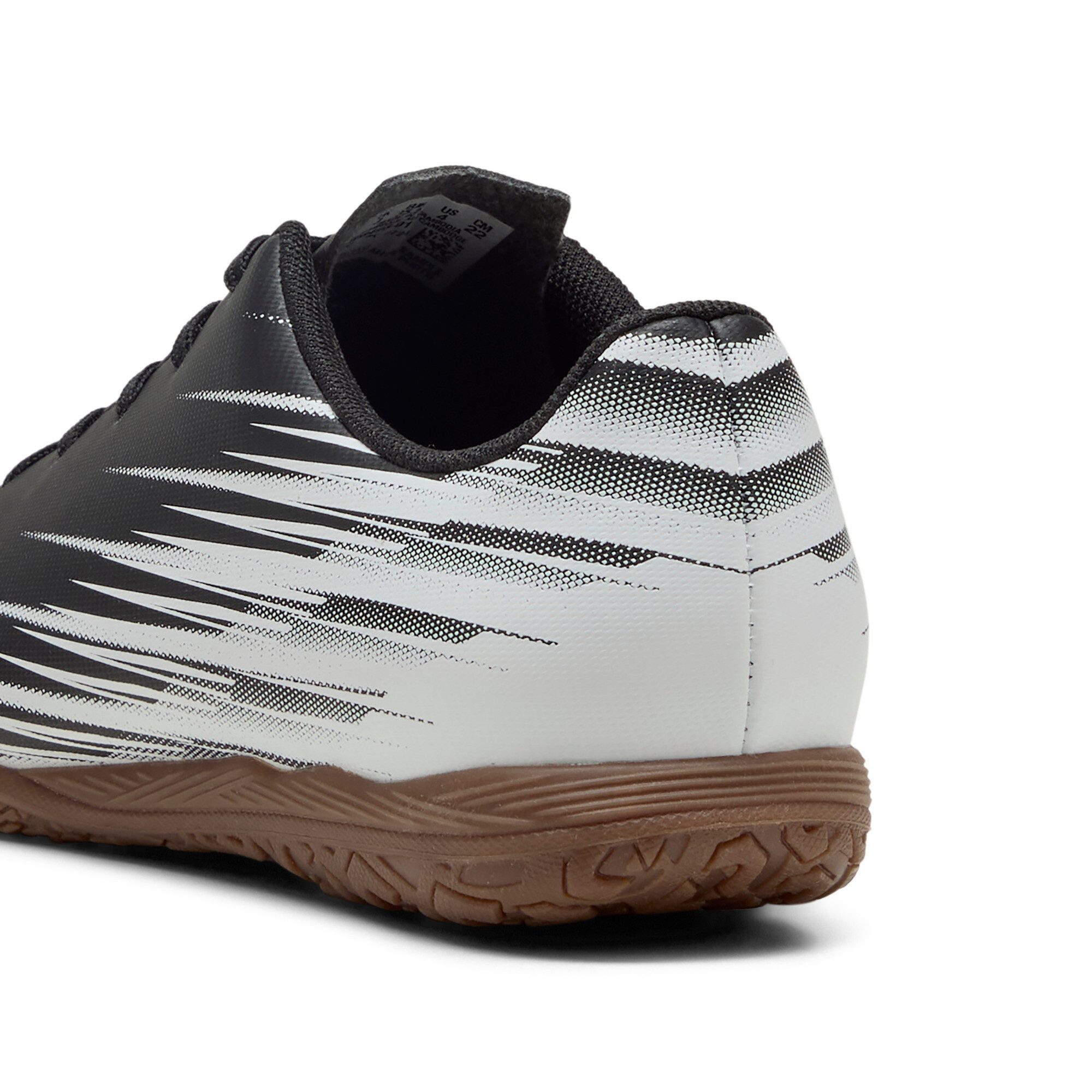 PUMA ATTACANTO II IT JR Fußballschuh für Hallenböden, mit weichem Synthetik-Obermaterial
