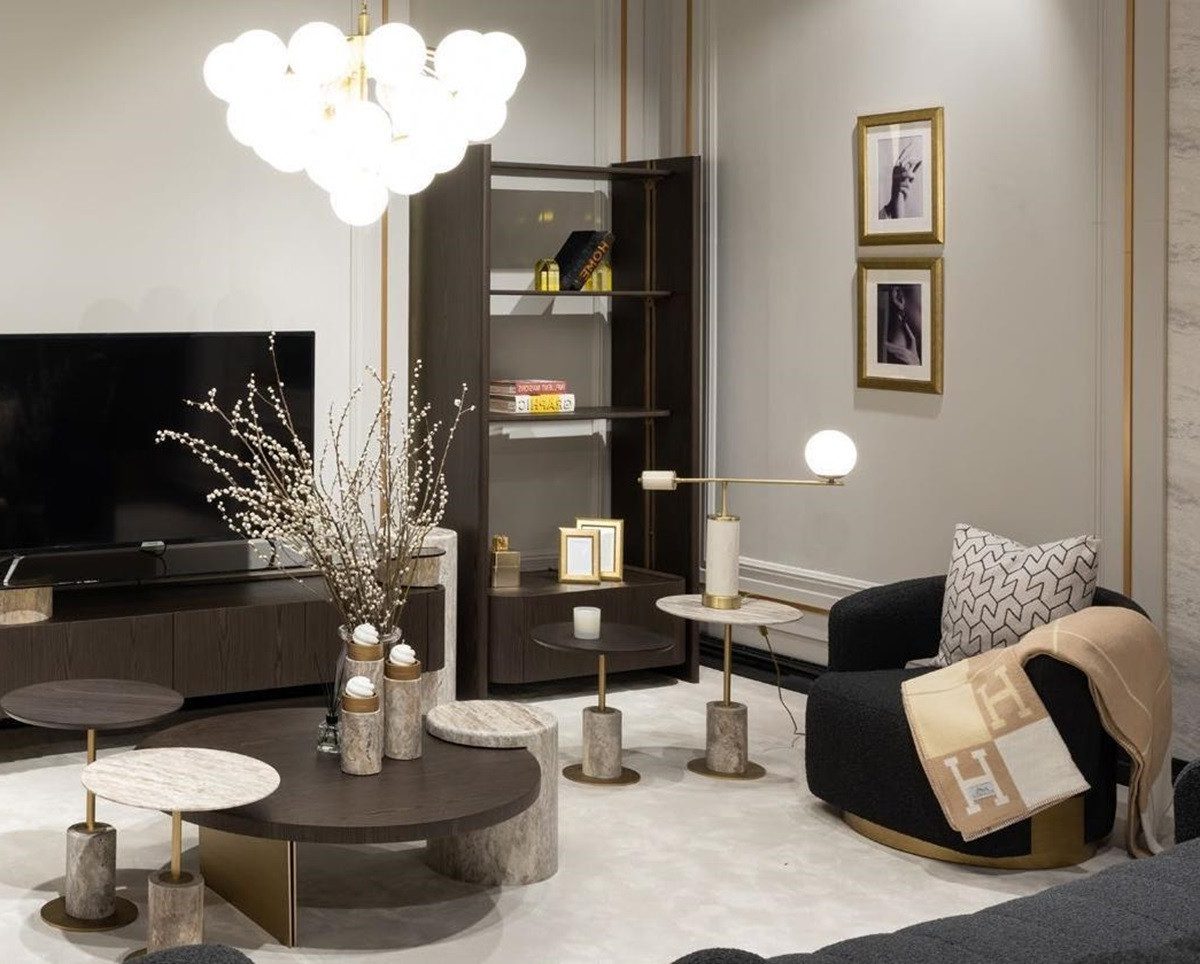 Xlmoebel Sessel Brauner Sessel aus hochwertigem Holz mit eleganten Tischen und Regalen (Set 7tlg Wohnzimmer (Sessel+ Couchtisch + 4xBeistelltische + Regal), Hergestellt in Europa