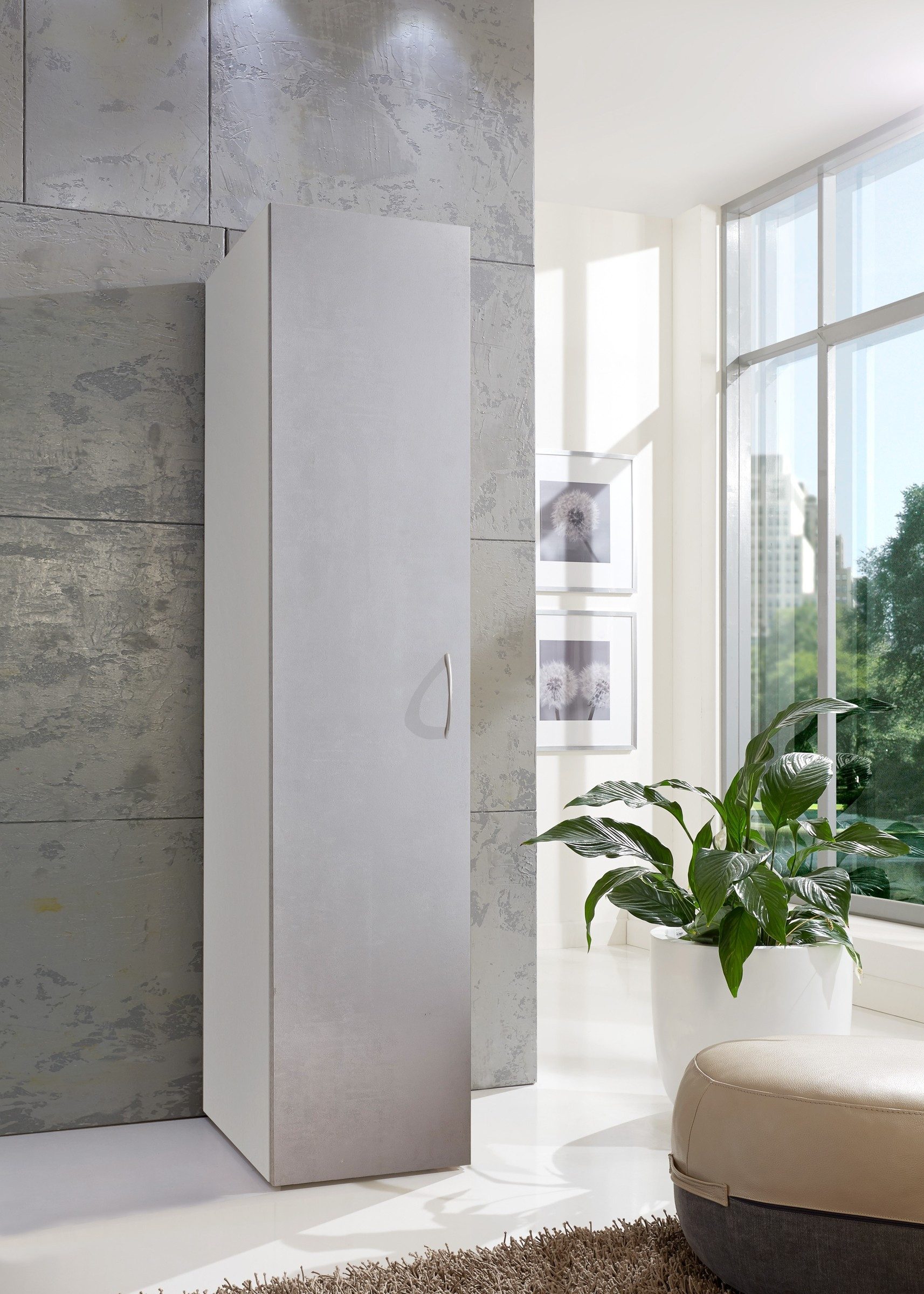 freiraum Mehrzweckschrank Multiraumkonzept in WEISS + BETON-NB LICHTGRAU mit einer Tür und 6 Einlegeböden