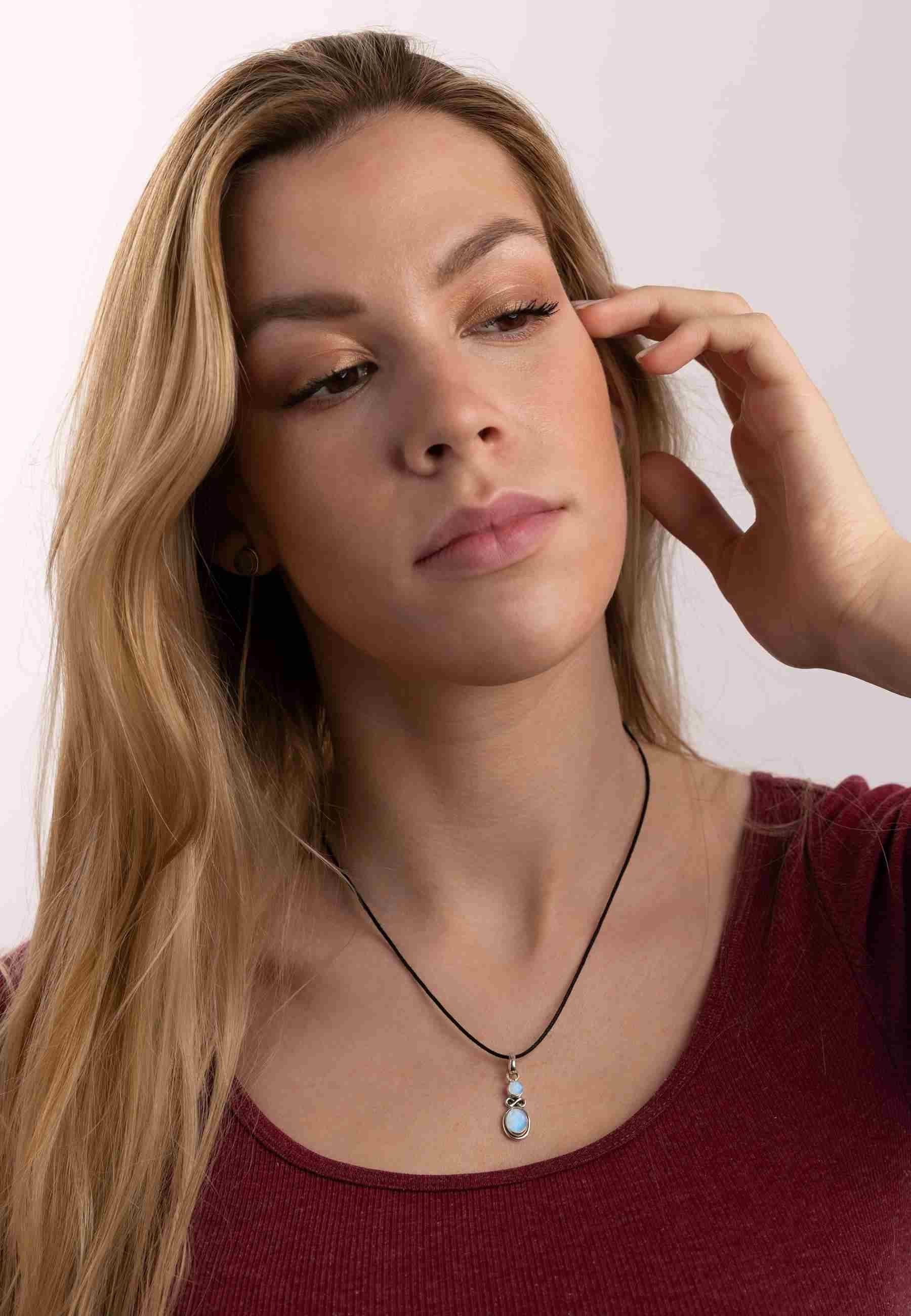 mantraroma Kettenanhänger IGIRI aus 925 Silber mit Regenbogen Mondstein (Ke günstig online kaufen