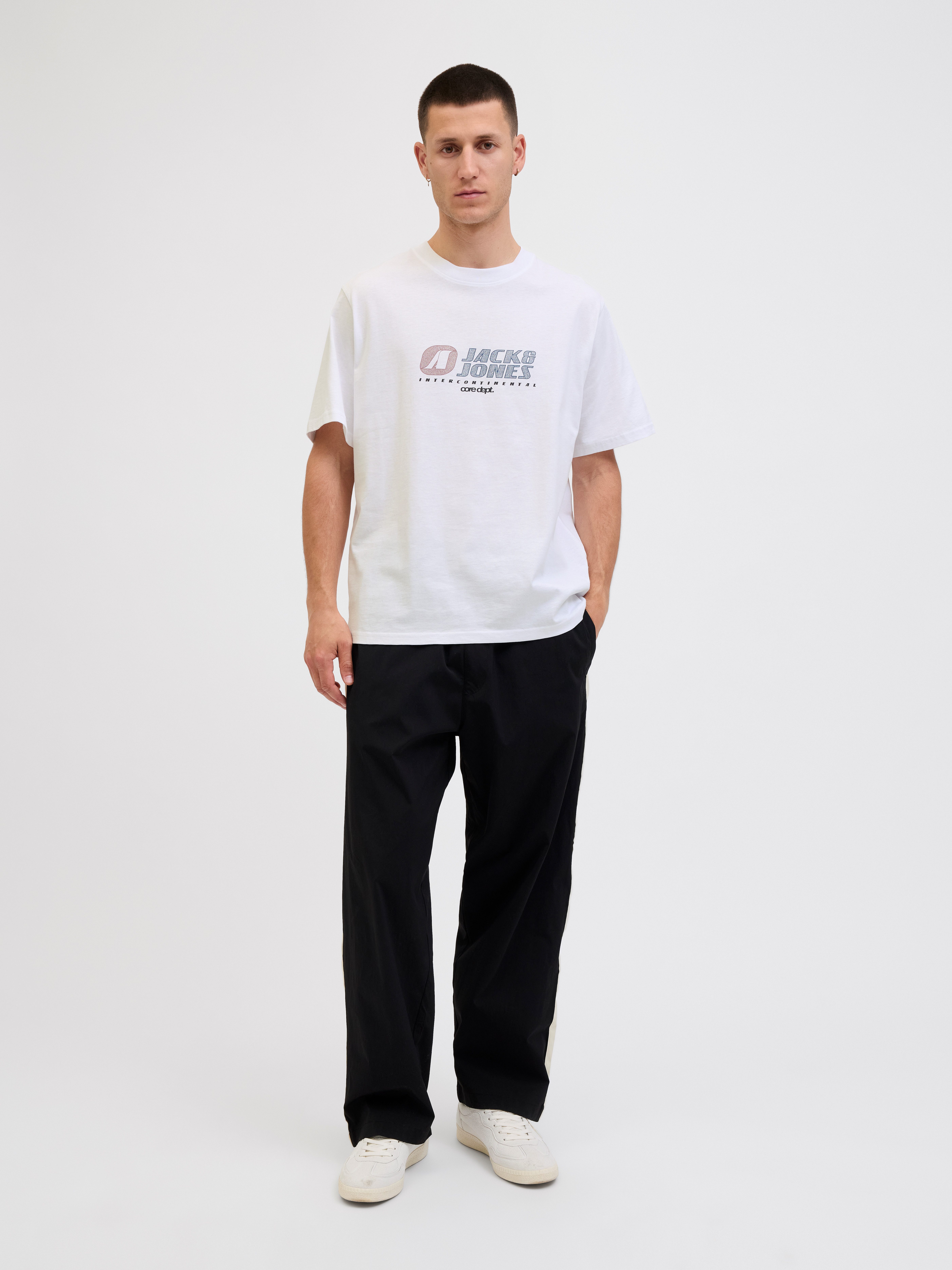 Jack & Jones T-Shirt JCOTIER FRONT PRINT TEE SS CREW NECK – Bild 4 von 5