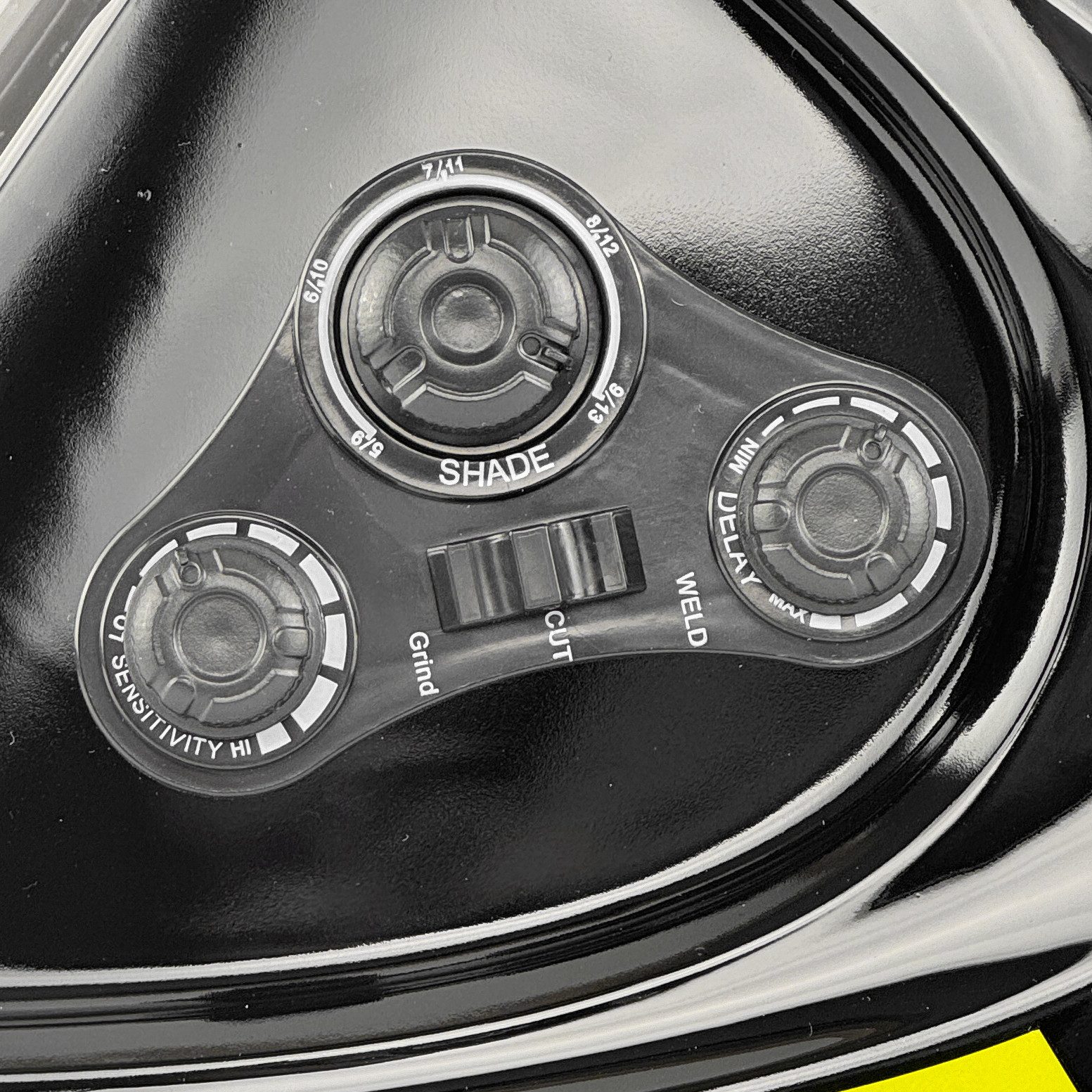 WELDINGER Schweißhelm Automatik-Schweißhelm AH 600 light air mit Ventilation Arbeitslicht, Panorama Sichtfeld