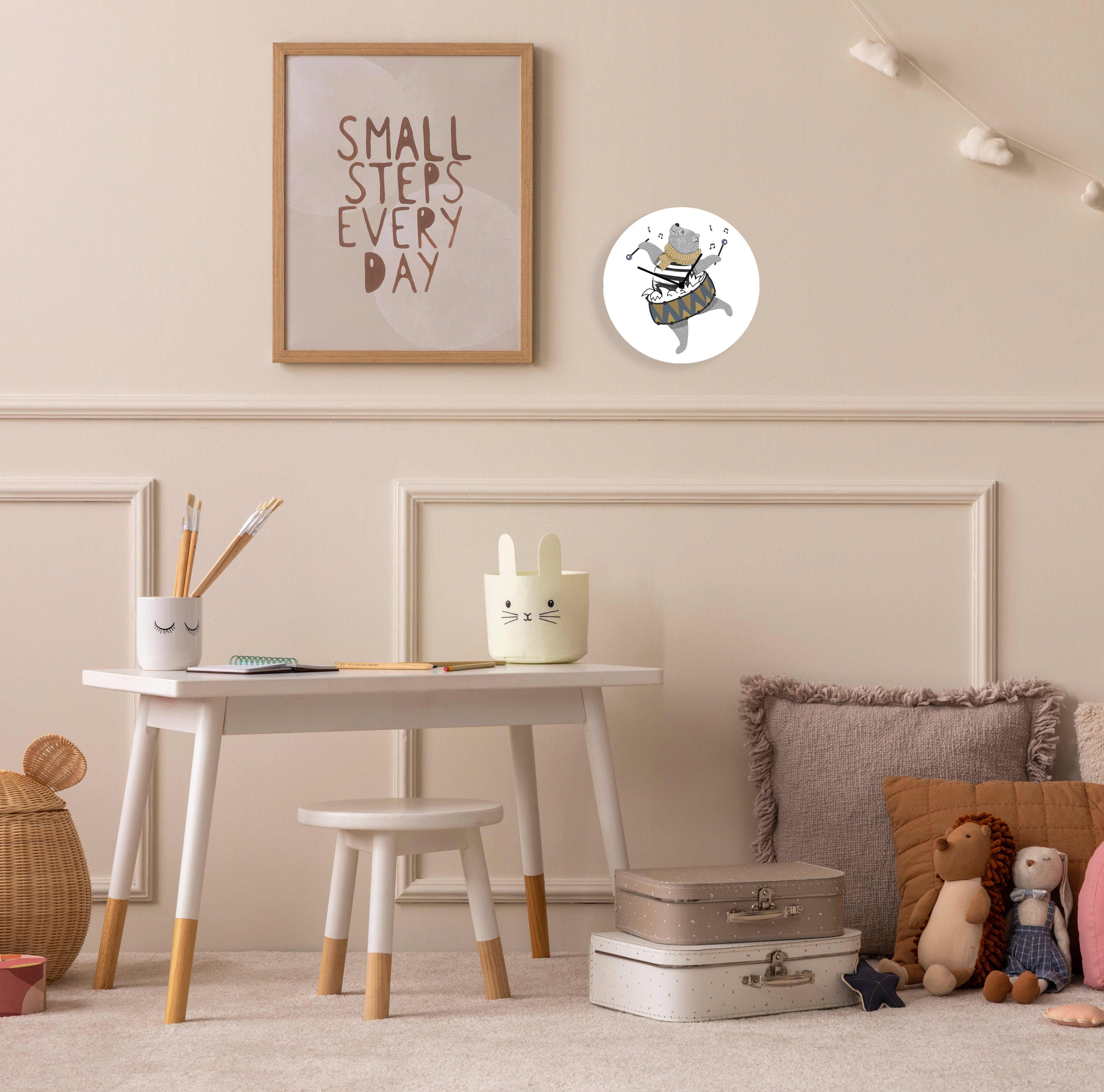 Wanduhr Bär mit Trommel