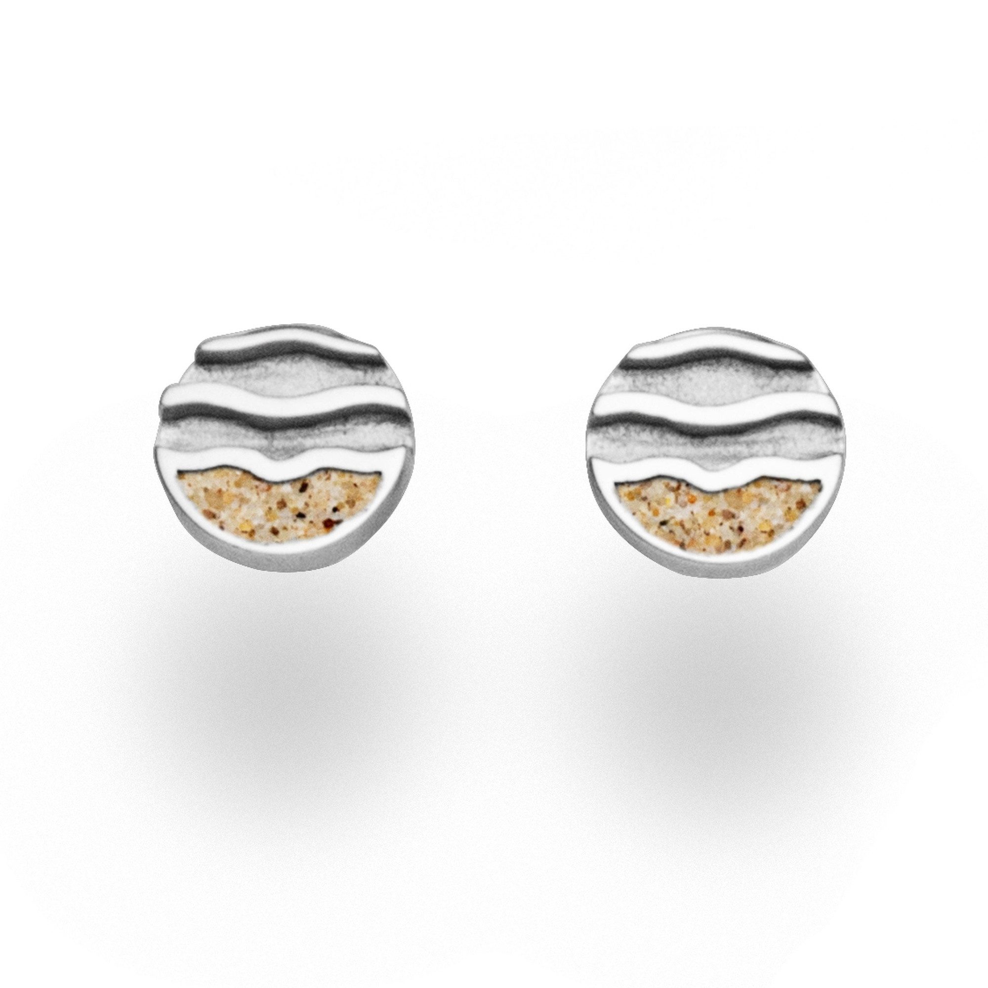 DUR Сережки-гвоздики-Set Strandwellen 2.0 O5247, 7,5 mm – Runde Stecker aus 925er Silber, mit echtem Strandsand – Maritimer Ohrschmuck mit Wellenstruktur