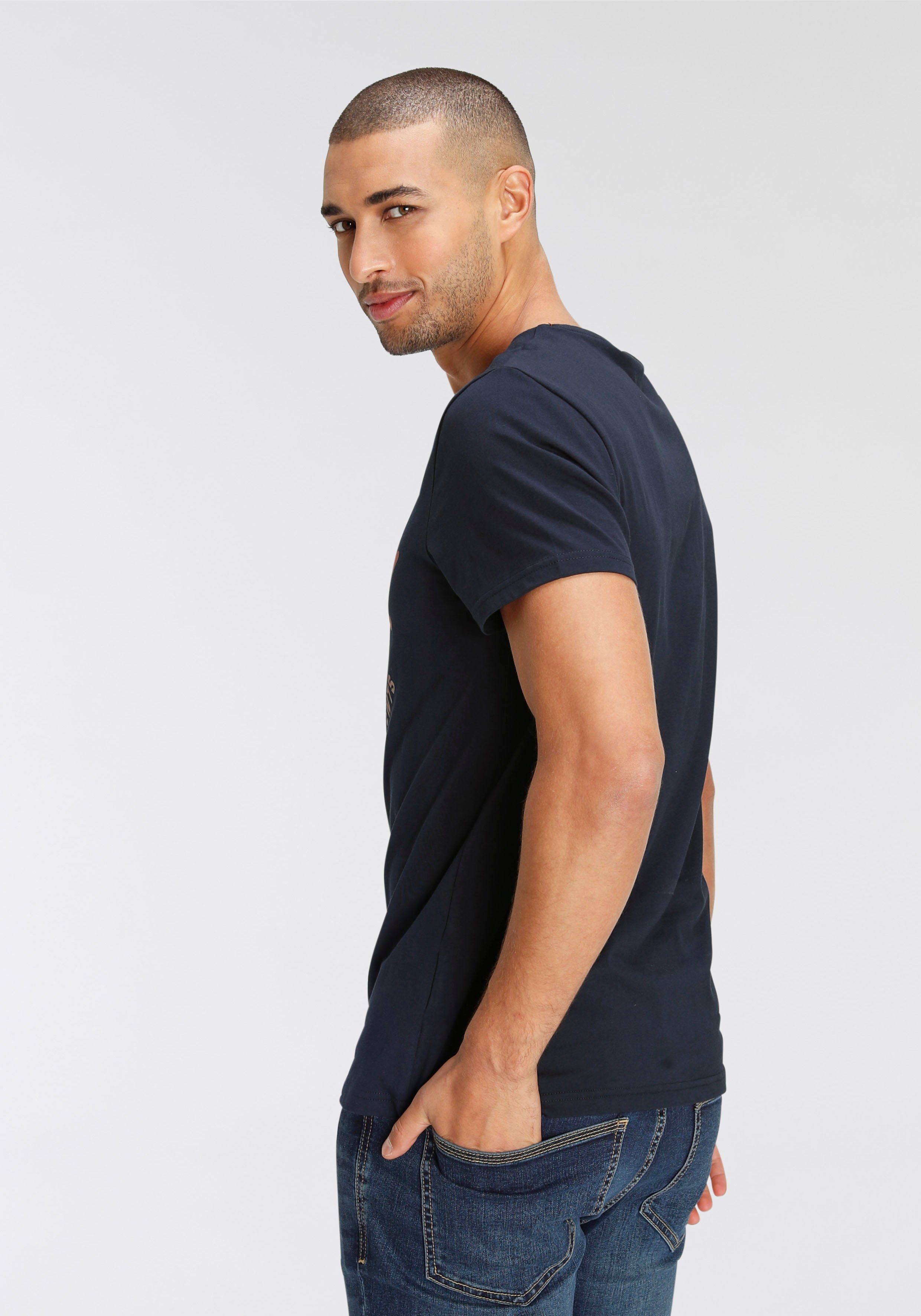 AJC T-Shirt kurzärmelig, schmaler Schnitt, bedruckt oder unifarben günstig online kaufen