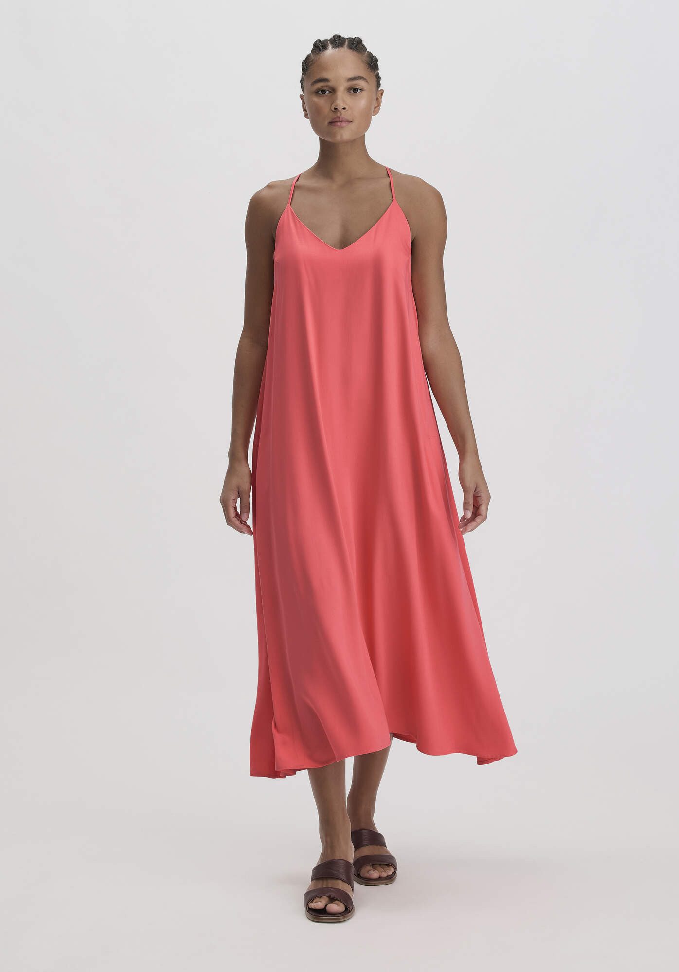 Hessnatur A-Linien-Kleid aus reiner LENZING™ ECOVERO™ Viskose (1-tlg) günstig online kaufen