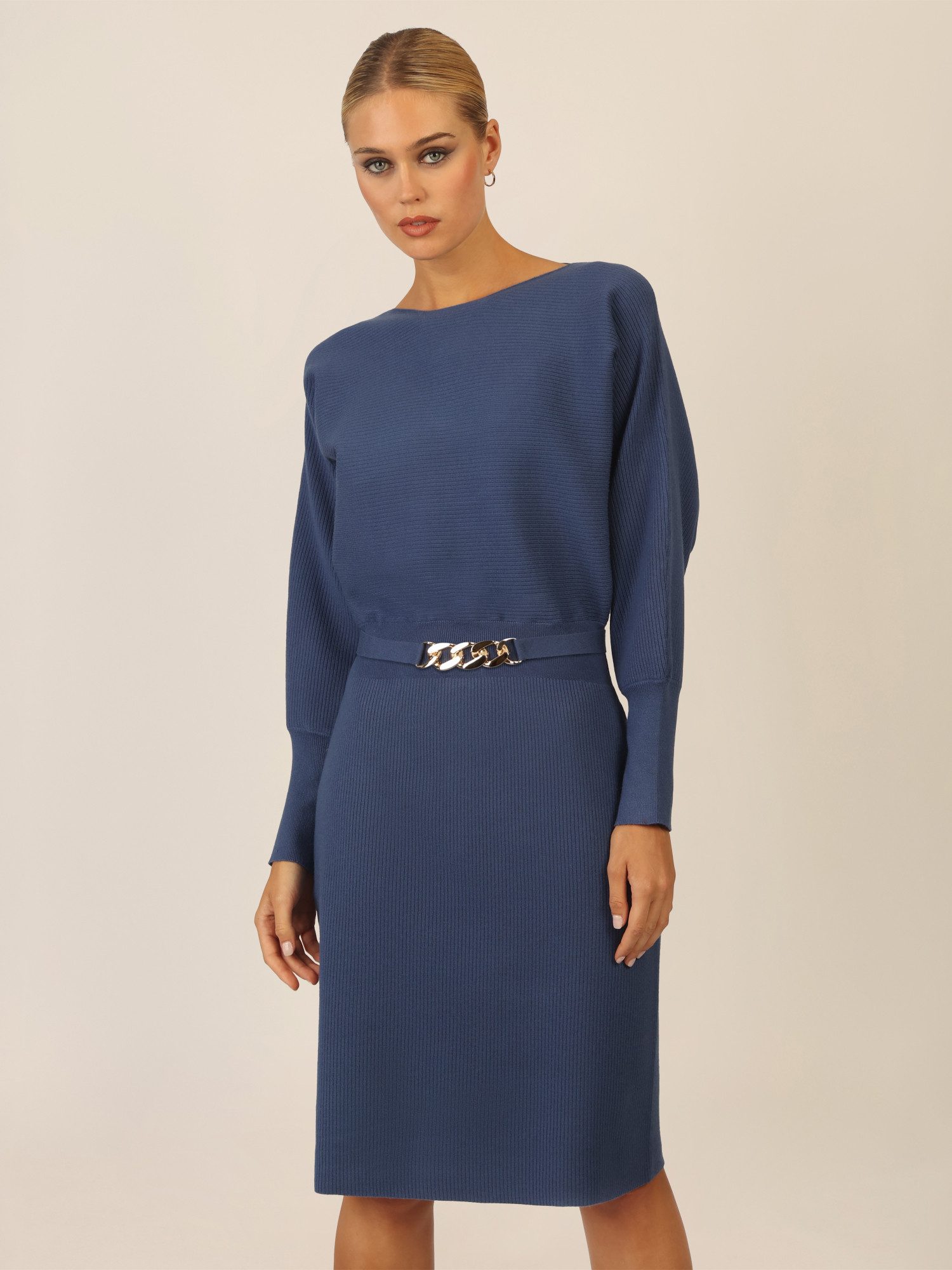 Apart Strickkleid mit Gliederkette Detail Gürtel günstig online kaufen