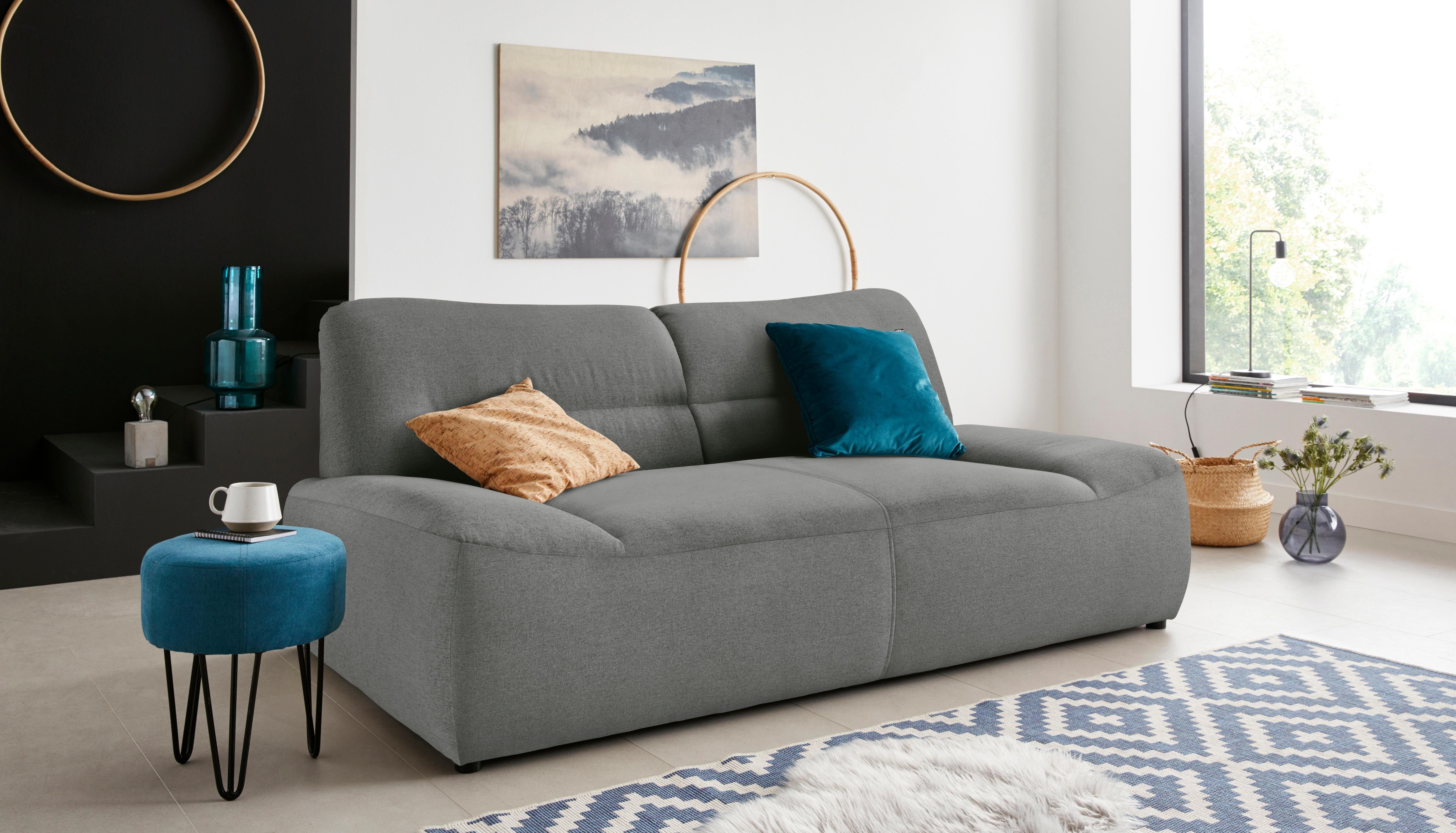 DOMO collection 2-Sitzer Cesena modernes Sofa mit flachen Armlehnen, komfortabel, fester Sitzkomfort, frei im Raum stellbar