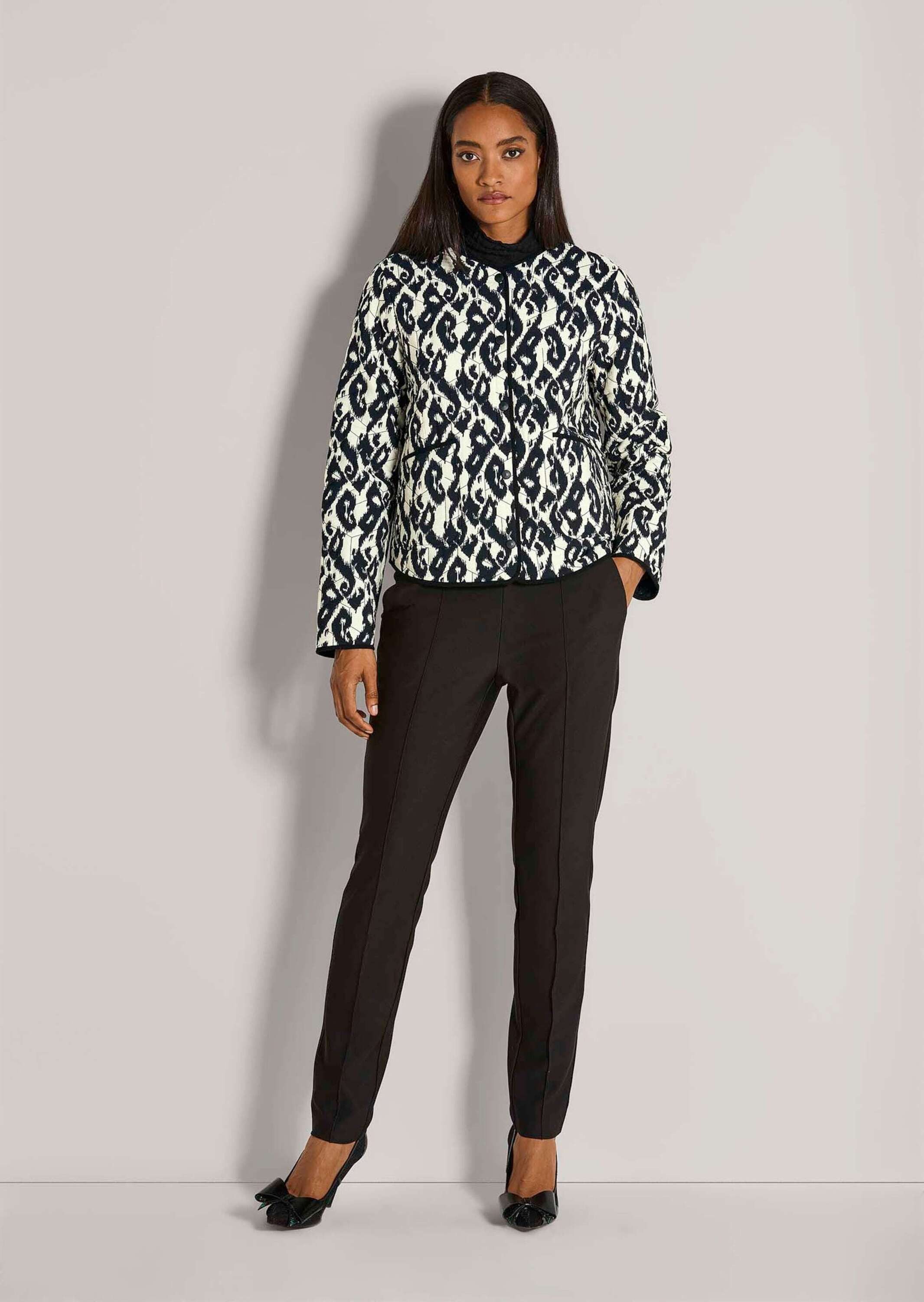 MADELEINE Outdoorjacke Modische Steppjacke mit Animal-Print Kragenlos mit D günstig online kaufen