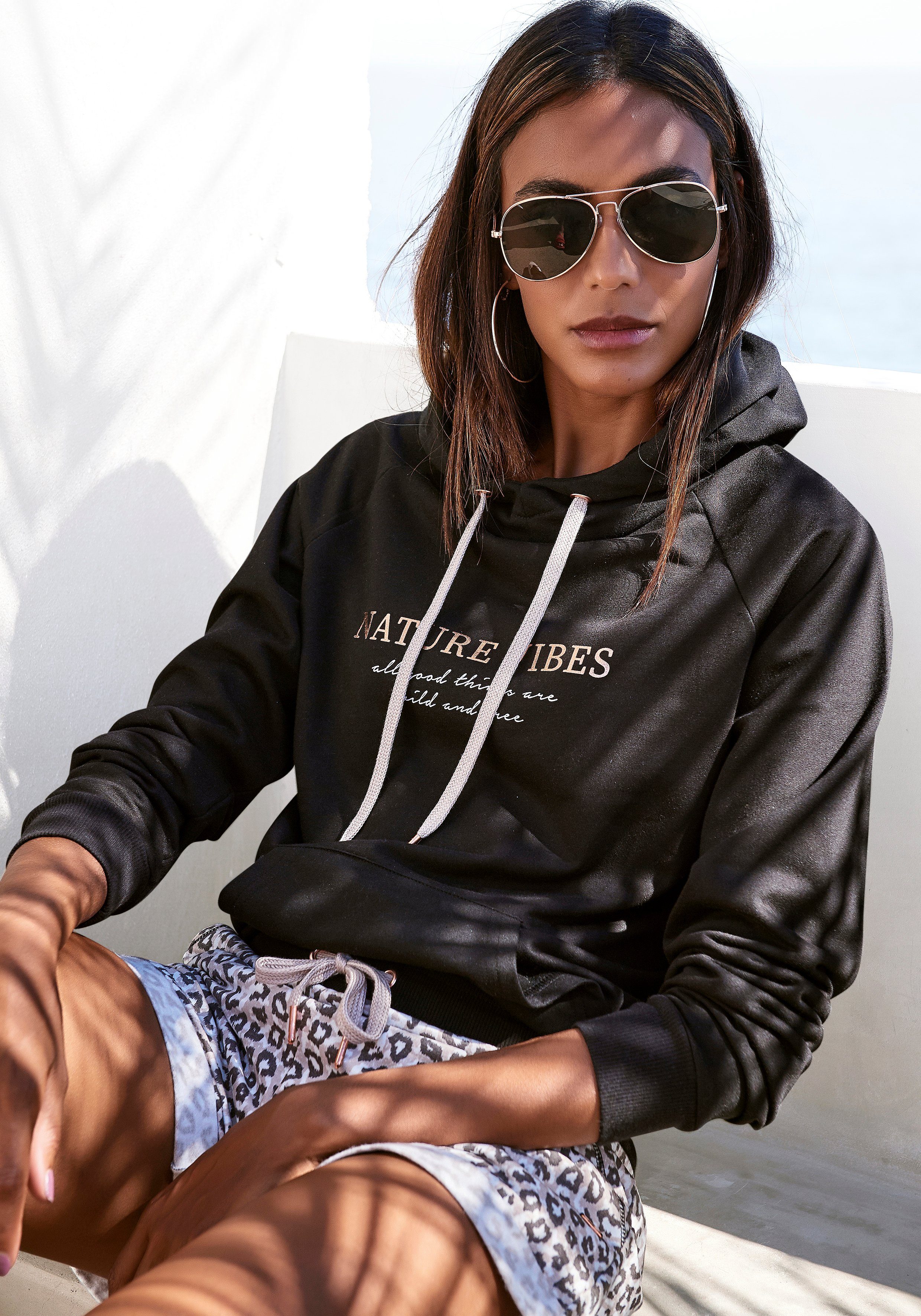 LASCANA Hoodie mit Kängurutasche, Loungewear