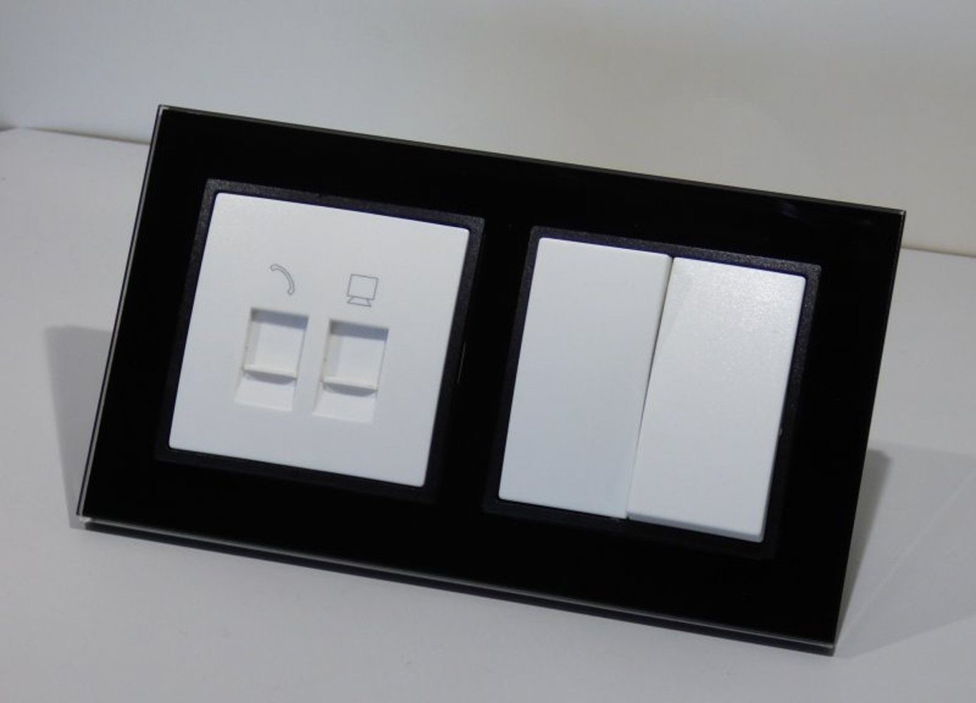 Lichtideen Schalter 7967 Abelka Nuovo schwarz GLAS RJ45-RJ11 + Serienschalter (Taster, Schalter, Anennendose, Steckdose mit USB lieferbar)