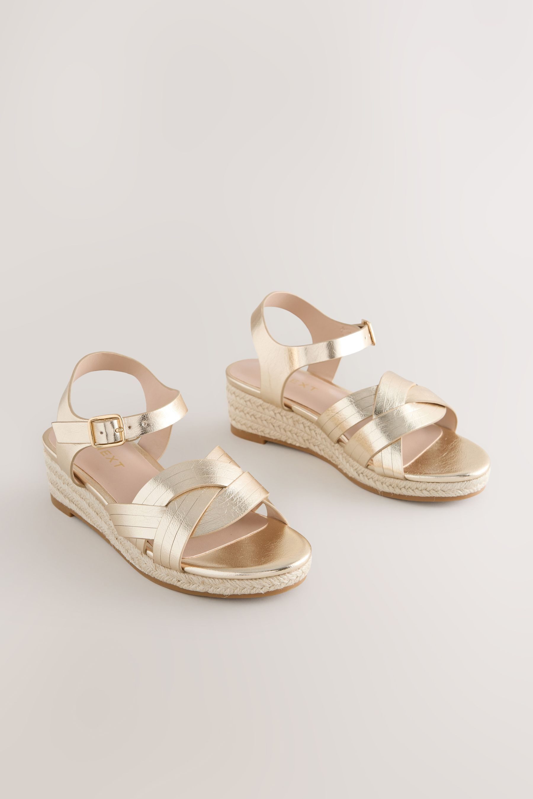 Next Keilabsatz-Sandalen in Weboptik Keilsandalette (1-tlg)