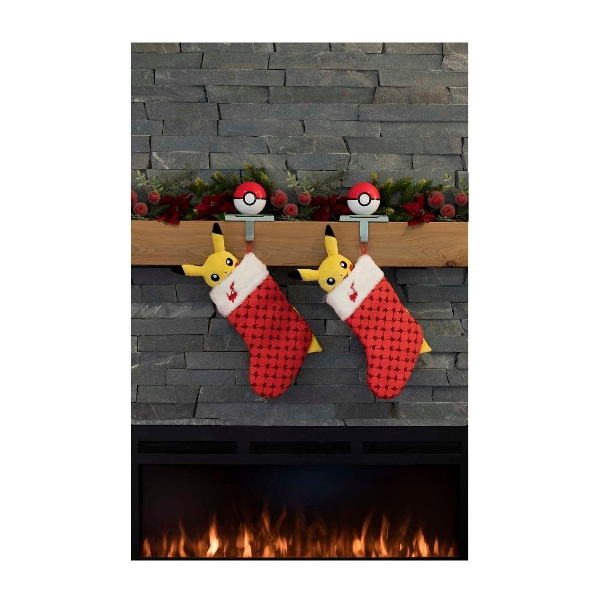 The Pokémon Company International Kuscheltier Pokemon - Pikachu Nikolaus Plüsch-Stiefel