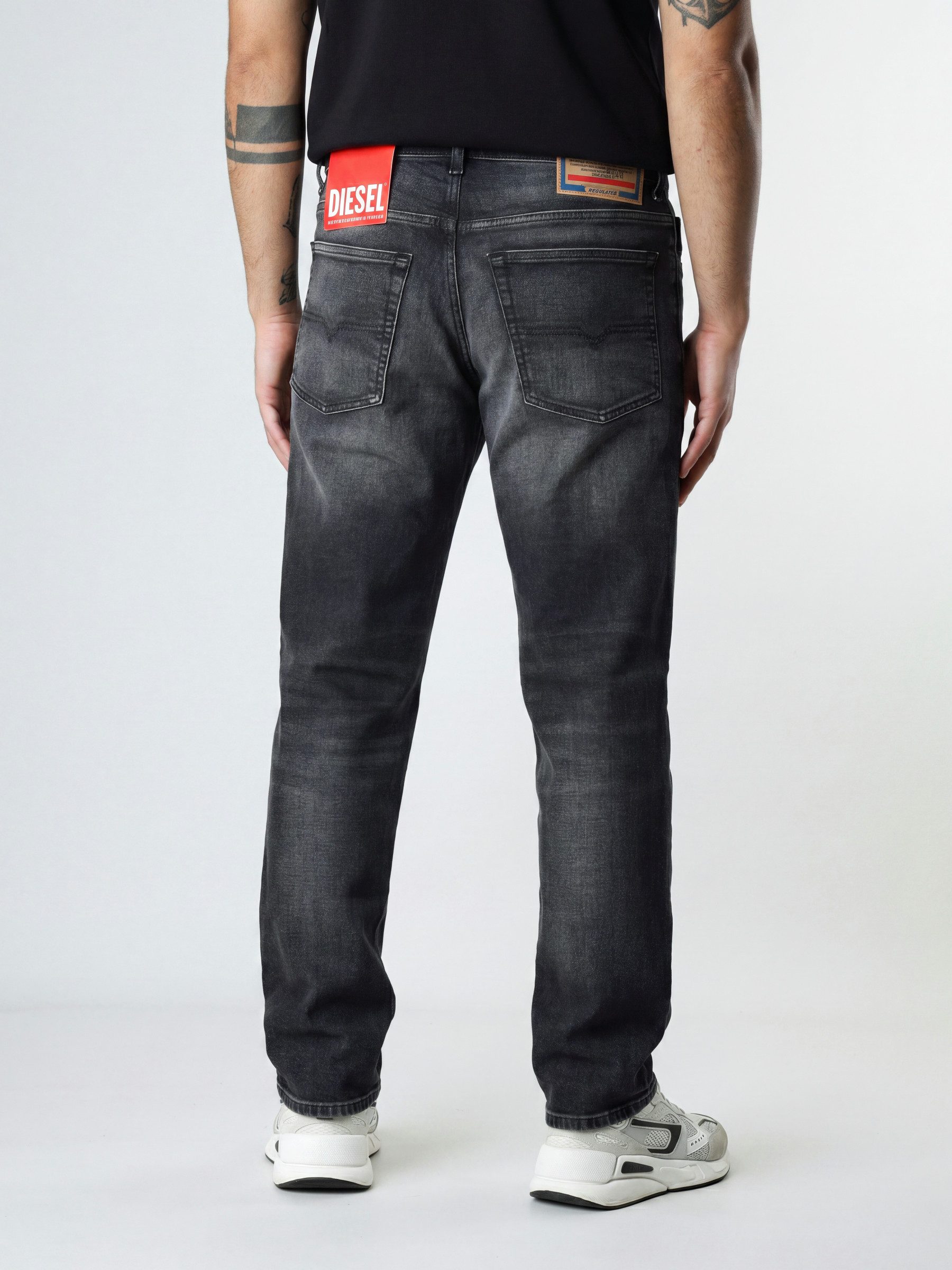 Diesel Tapered-fit-Jeans Regular Fit - 2023 D-FINITIVE Mittlere Bundhöhe, Konische Beinform