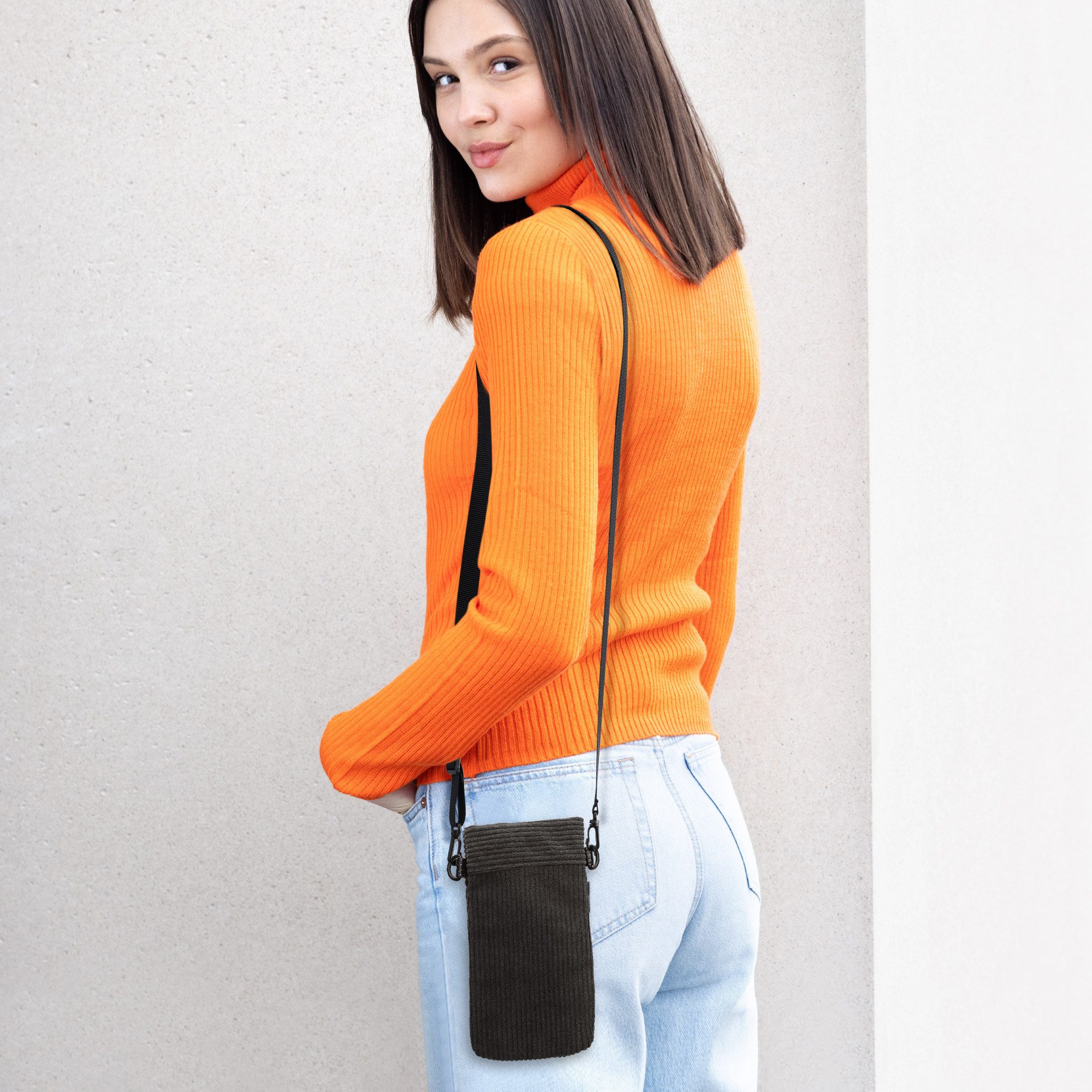 kwmobile Etui Necklace Case für XXL - 7" Handyhülle, Hülle mit Band - Cord Cover - Schutzhülle in Dunkelgrau