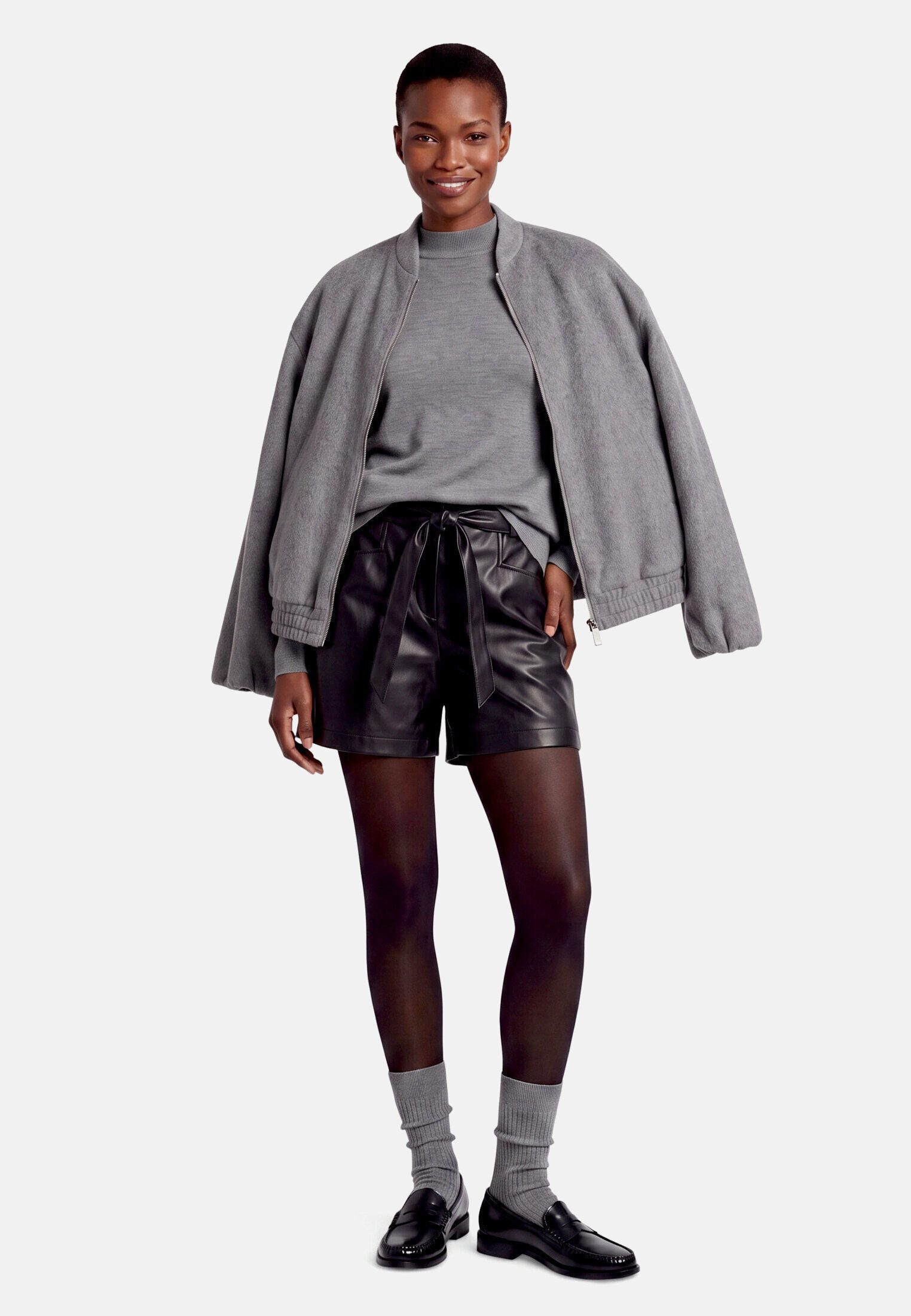 Zero Shorts Damen mit Bindegürtel Material