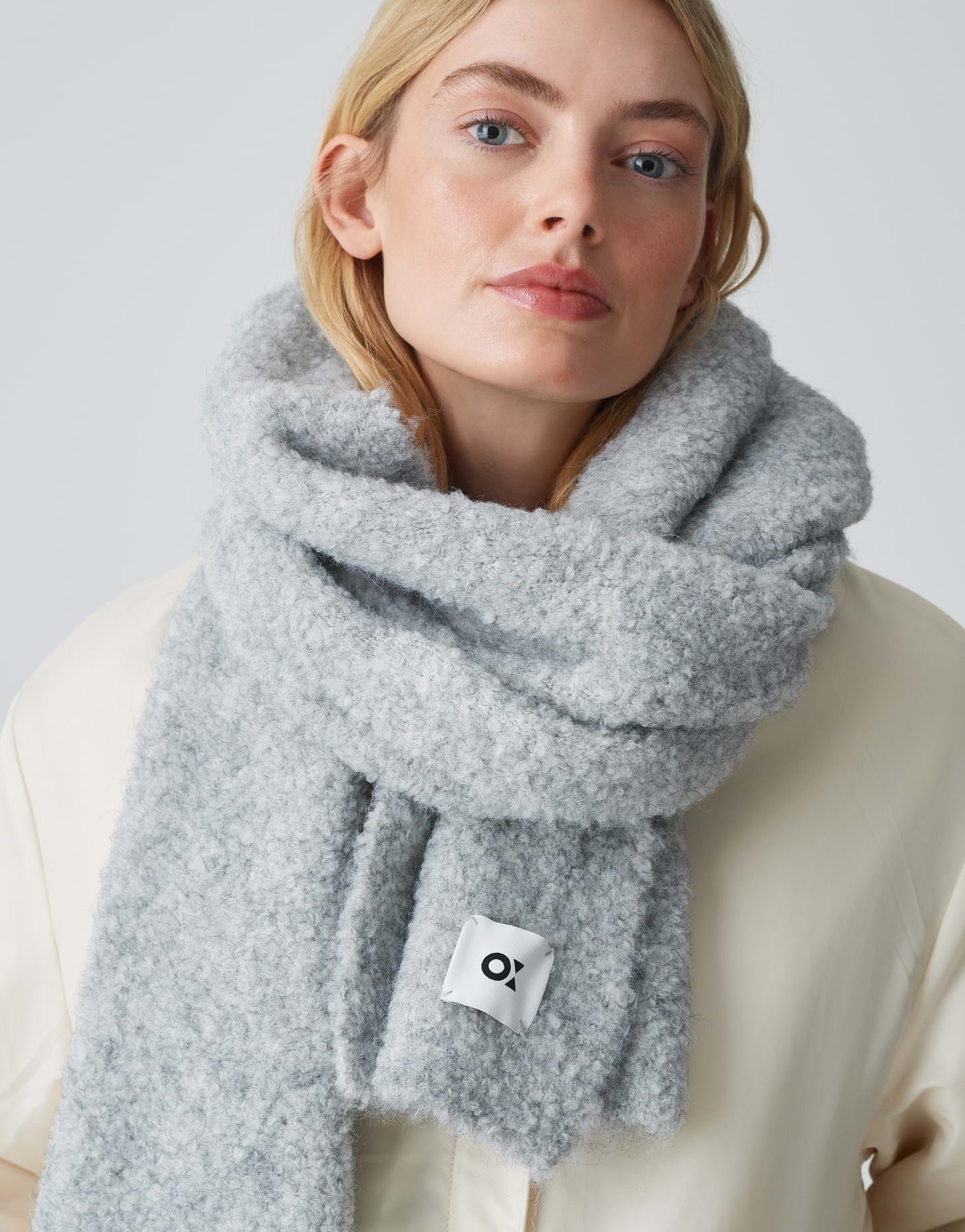 OPUS Schal Schal APEDITA aus weichem Bouclé Strick günstig online kaufen