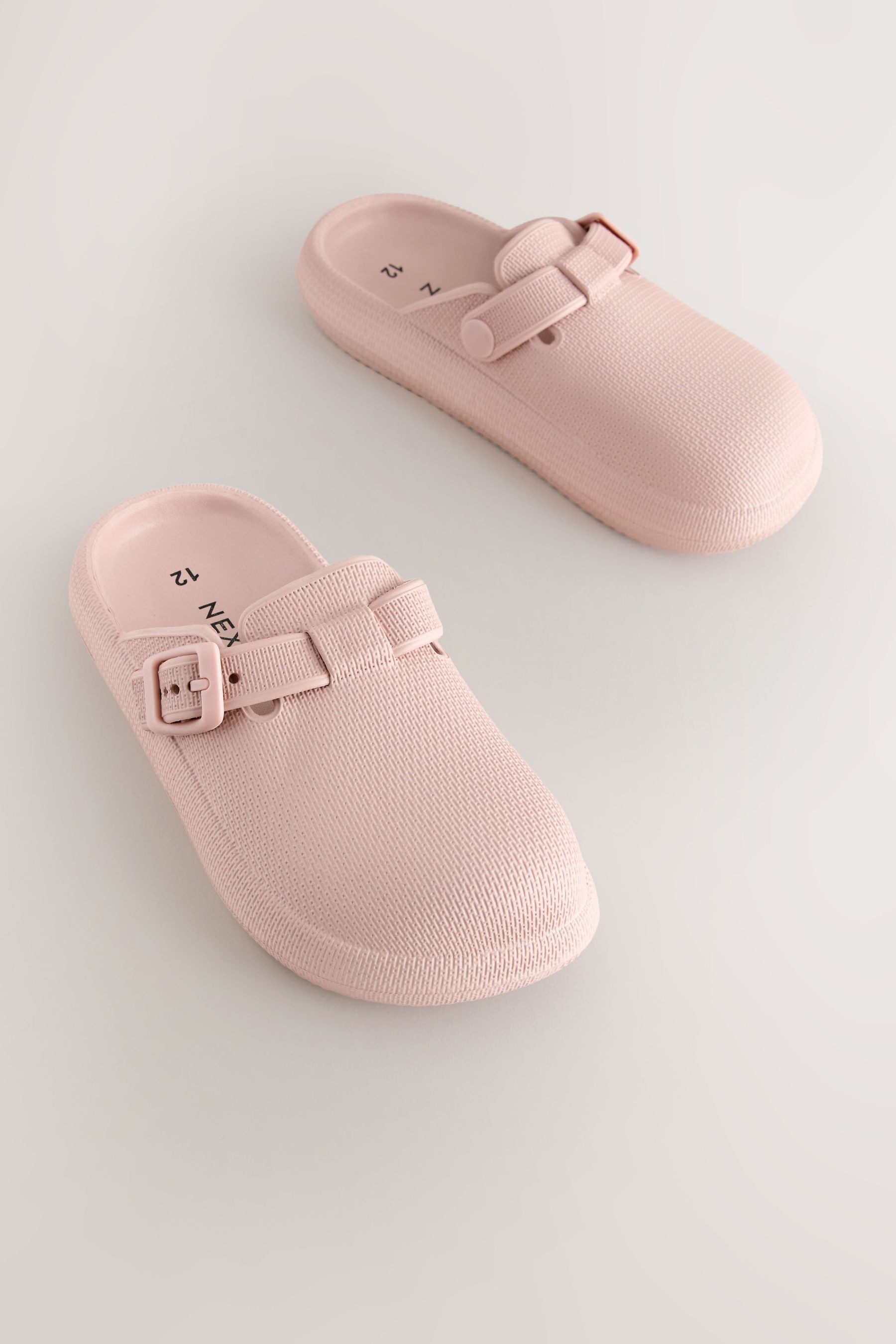 Next Clogs mit Schnallenriemen Clog