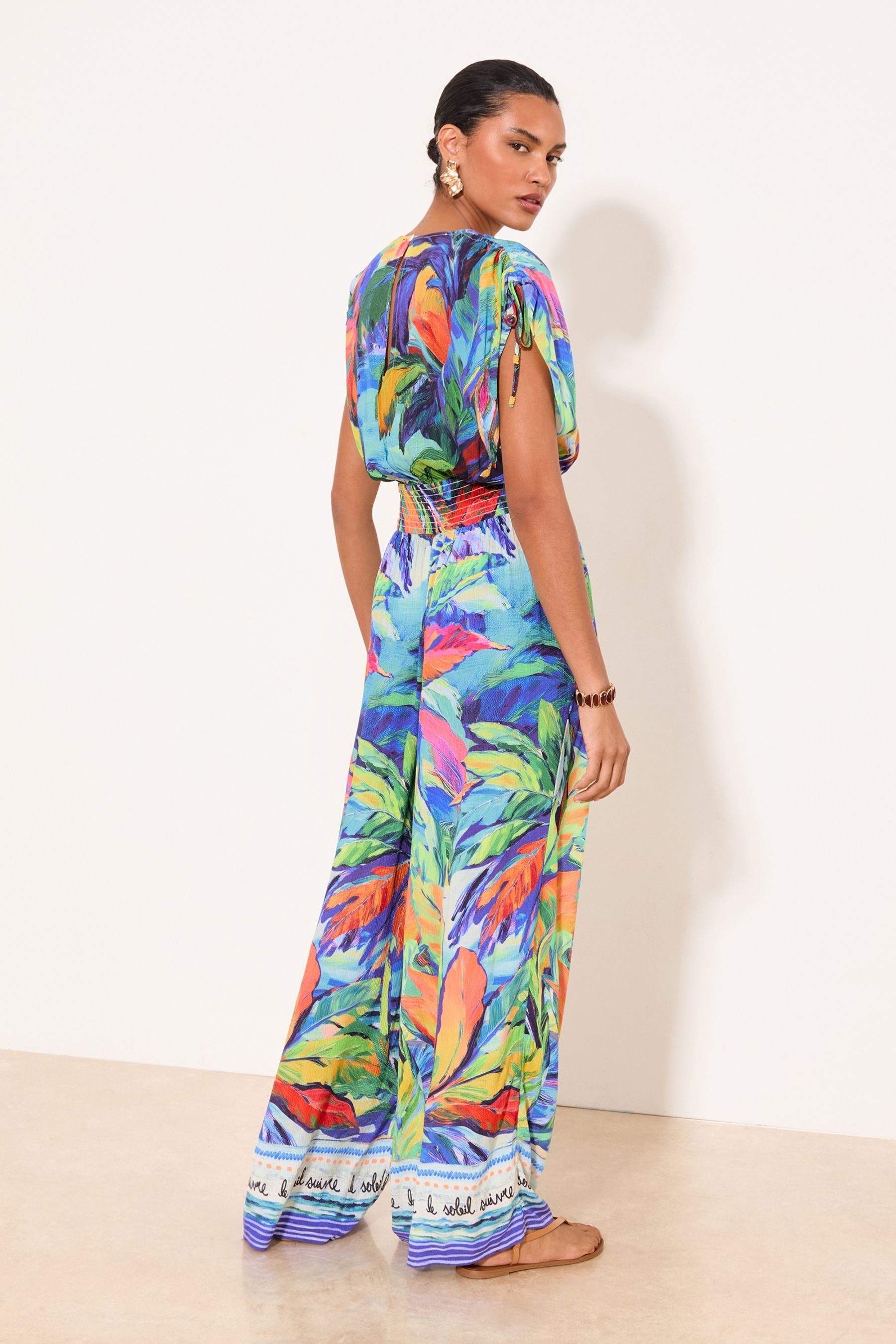LIPSY Jumpsuit Lipsy Jumpsuit in Knitteroptik, tropischer Print (1-tlg)