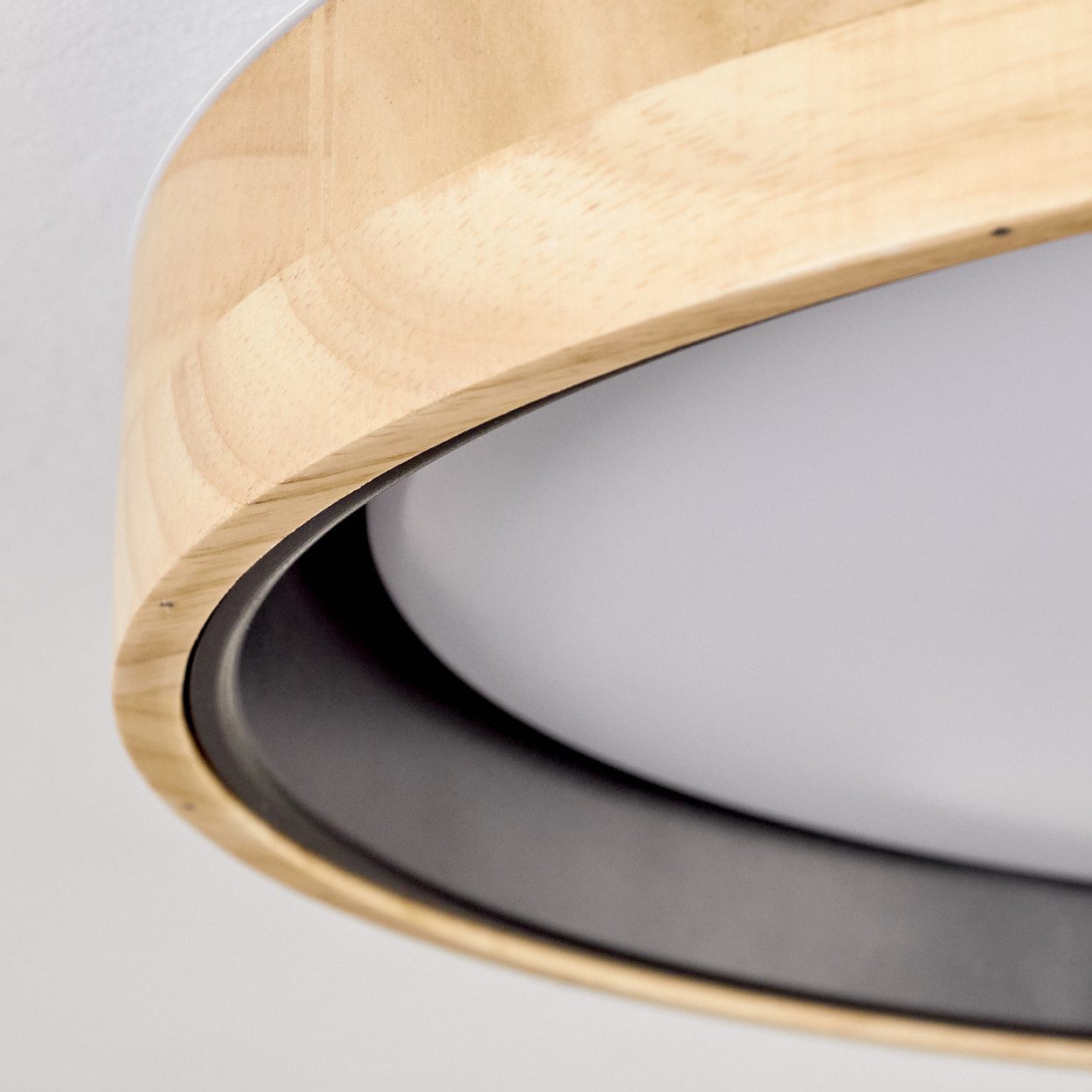 hofstein Deckenleuchte Deckenlampe aus Holz/Metall/Kunststoff in Natur/farbenWeiß, LED wechselbar, 3000 Kelvin, im skandinavisch/modernen Design mit rundem Schirm (40cm), 1-flammig