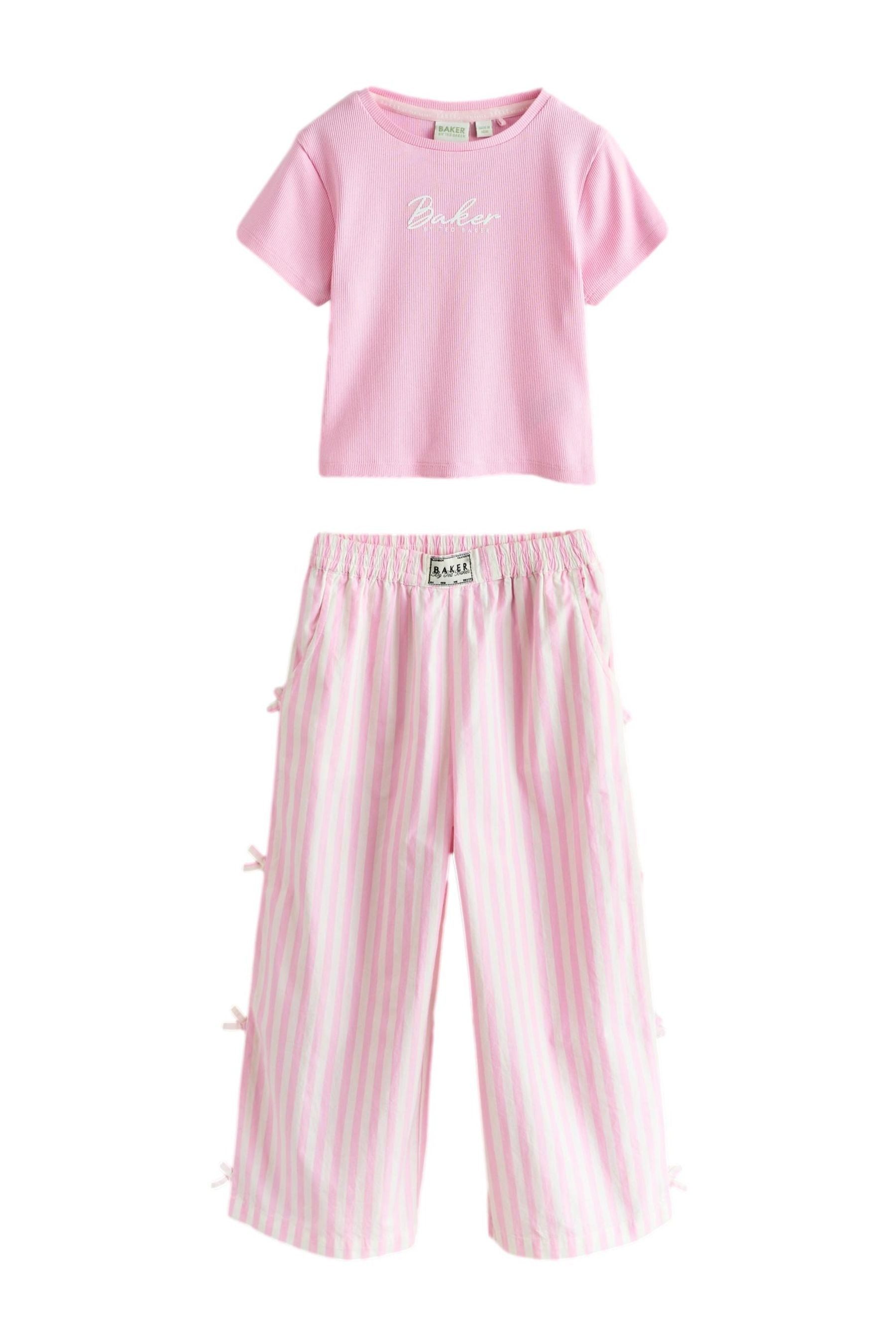 Baker by Ted Baker Shirt & Hose Baker by Ted Baker T-Shirt + Nadelstreifenhose (2-tlg)