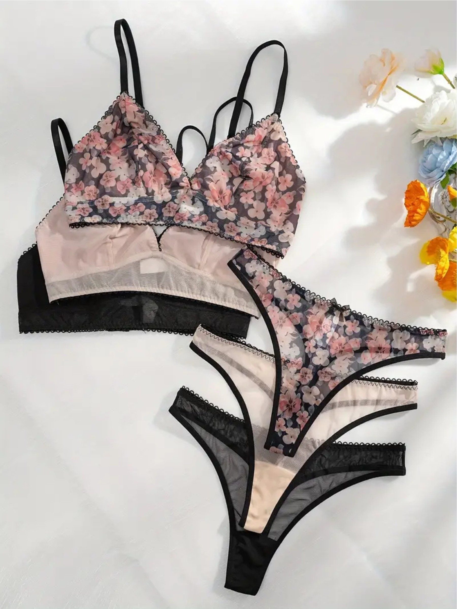 Elegant Love Set: Bügelloser BH Dessous-Set aus Spitze – Romantisches Bralette & String (Set, 2-tlg., mit Tanga, 3-er Pack) Cami-BH & Slip – Komfortables Unterw – Bild 5 von 5