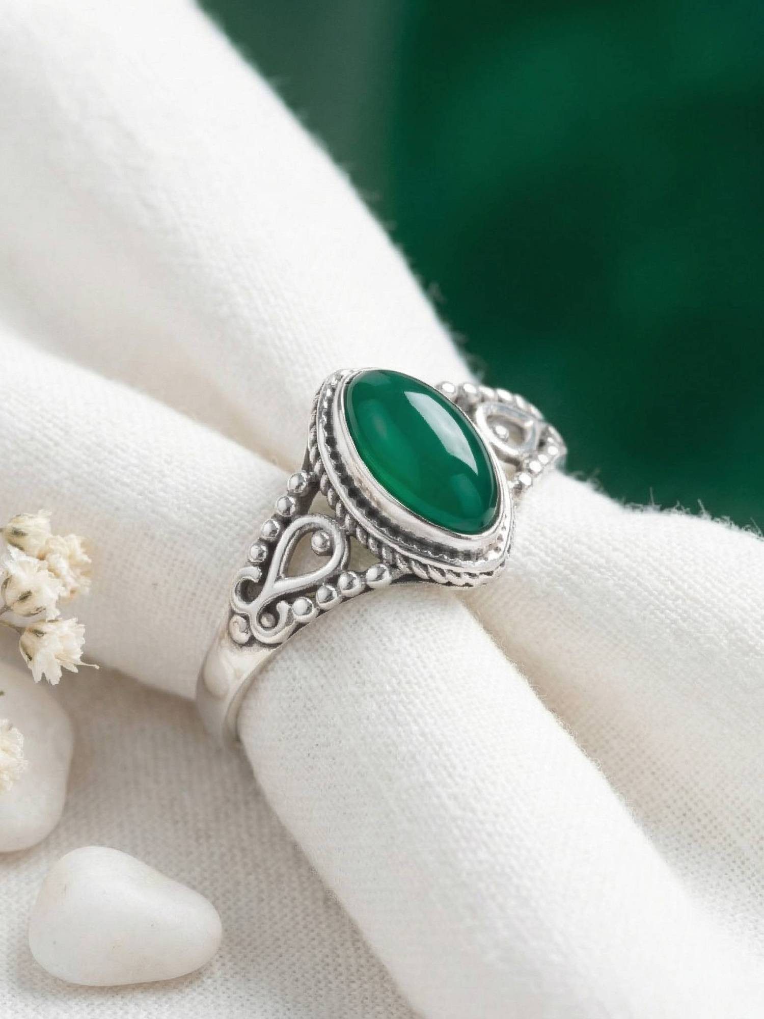 mantraroma Silberring MERANDAL aus 925 Silber mit grünen Onyx (Ring mit Schmuckbeutel), Damenring aus 925er Silber