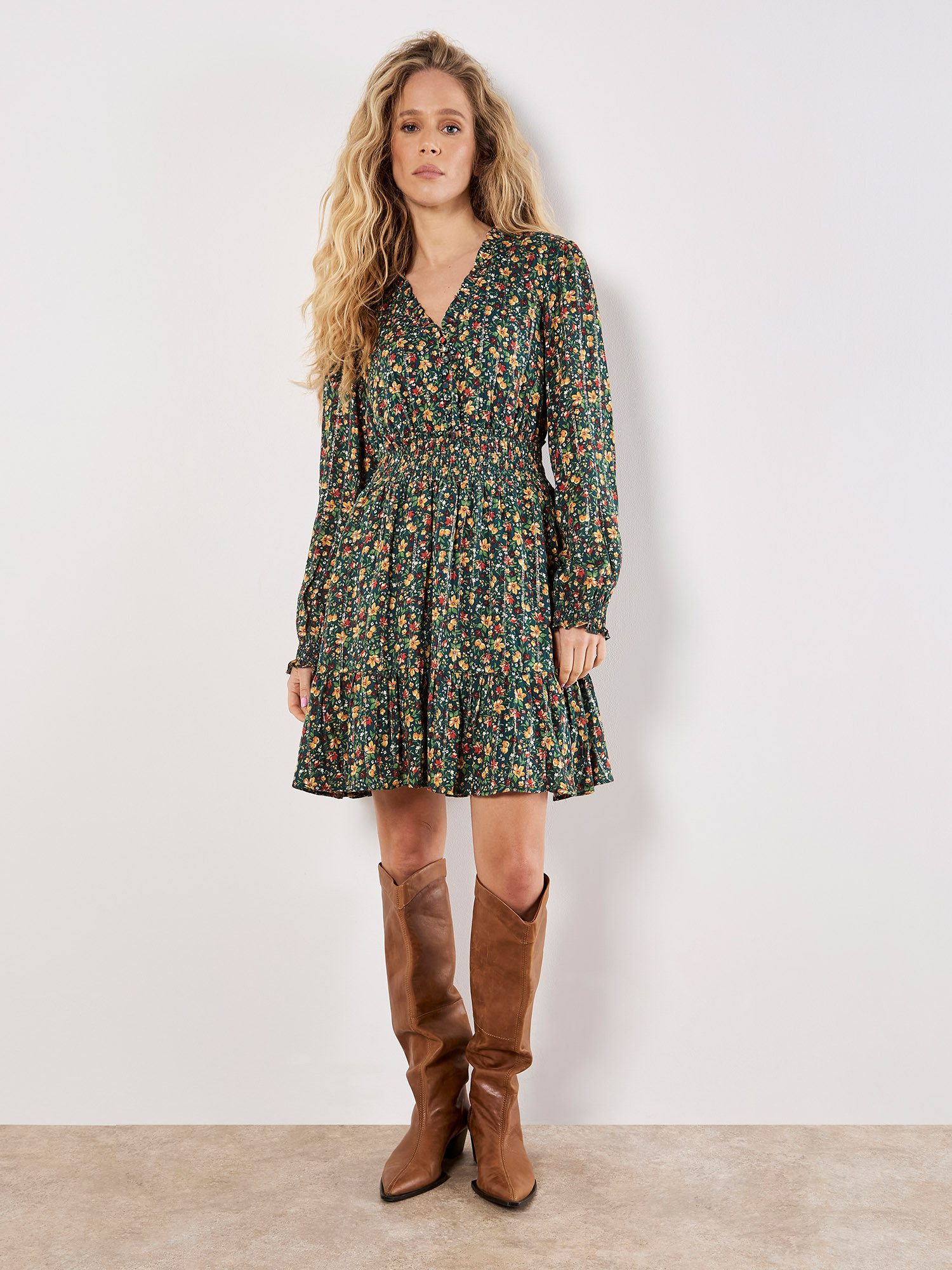 Apricot Druckkleid Minikleid mit Smokdetails und Blumenmuster günstig online kaufen