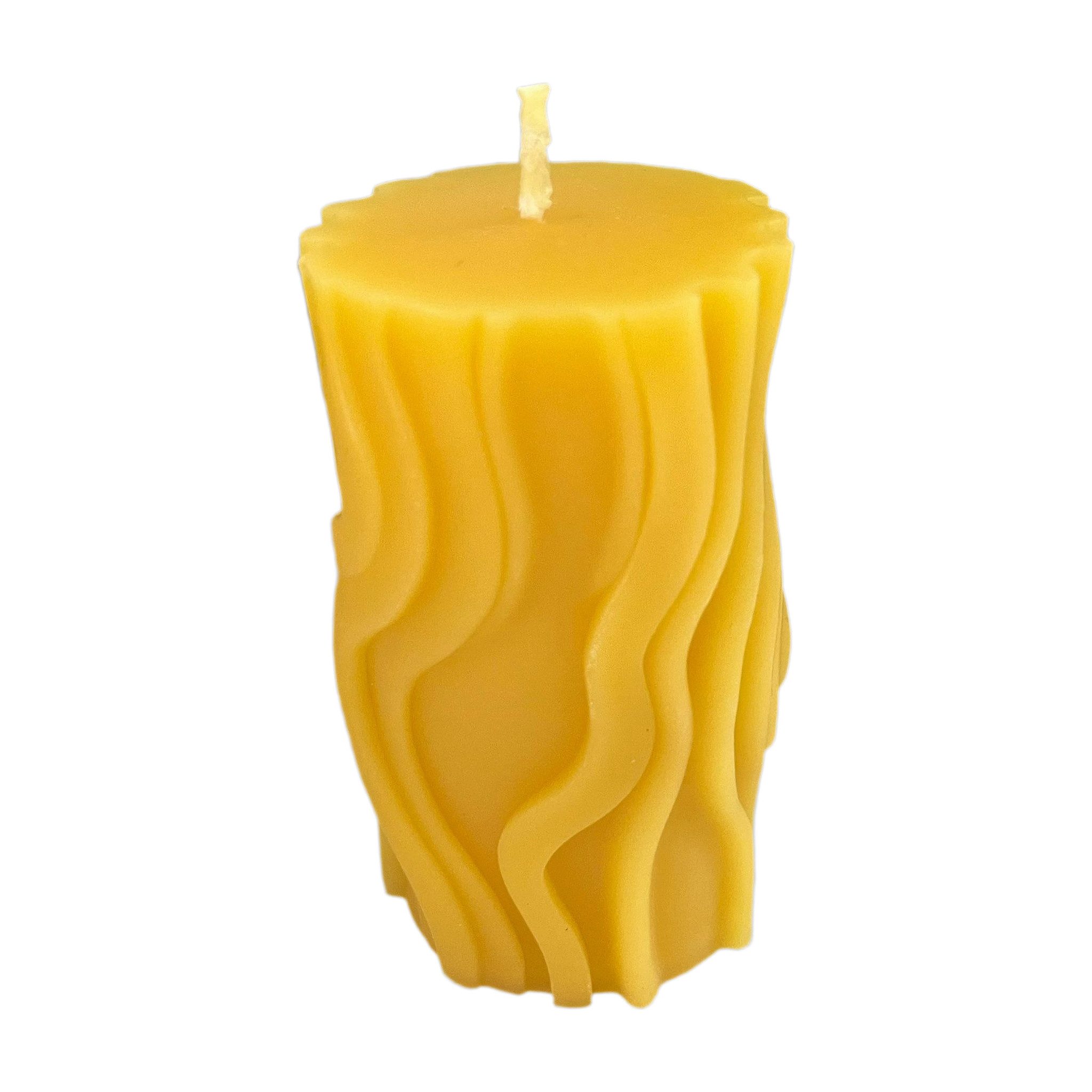 Aspinaworld Bienenwachskerze Wellen Kerze 10 cm natur – ovaler Querschnitt (1-tlg)