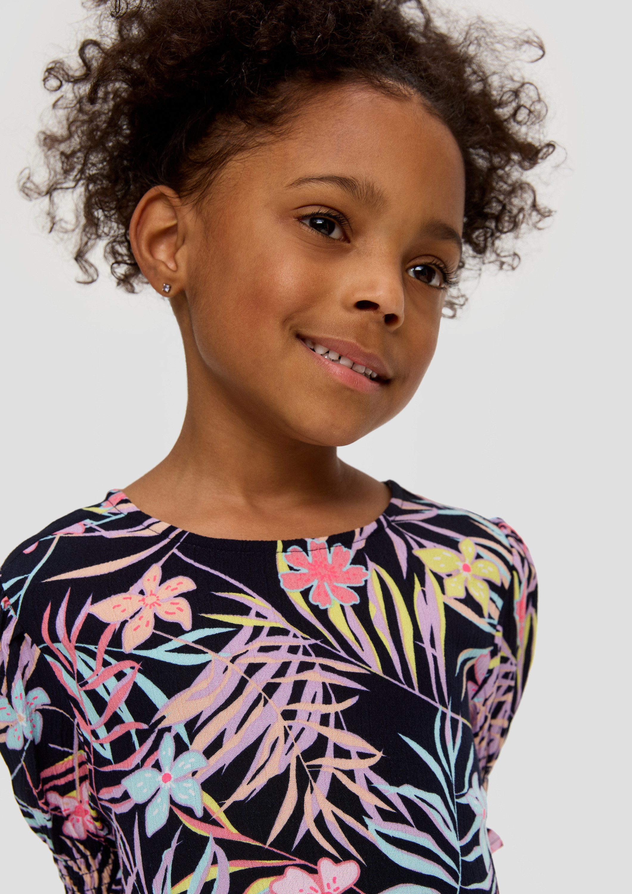 s.Oliver Kurzarmbluse Bluse Kurze Viskosebluse mit Smok-Detail